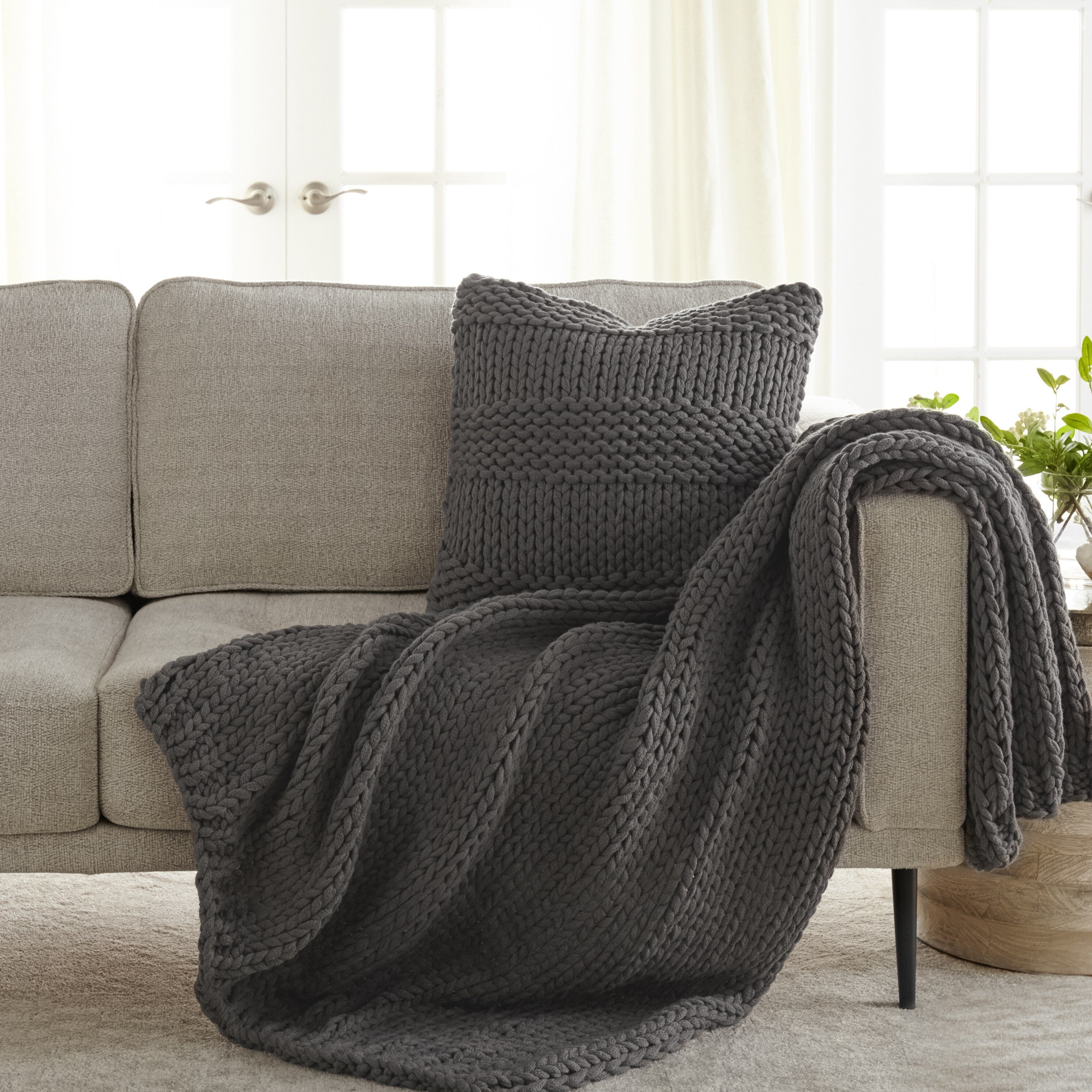 Chunky Throw Blanket and Decor Pillow Bundle