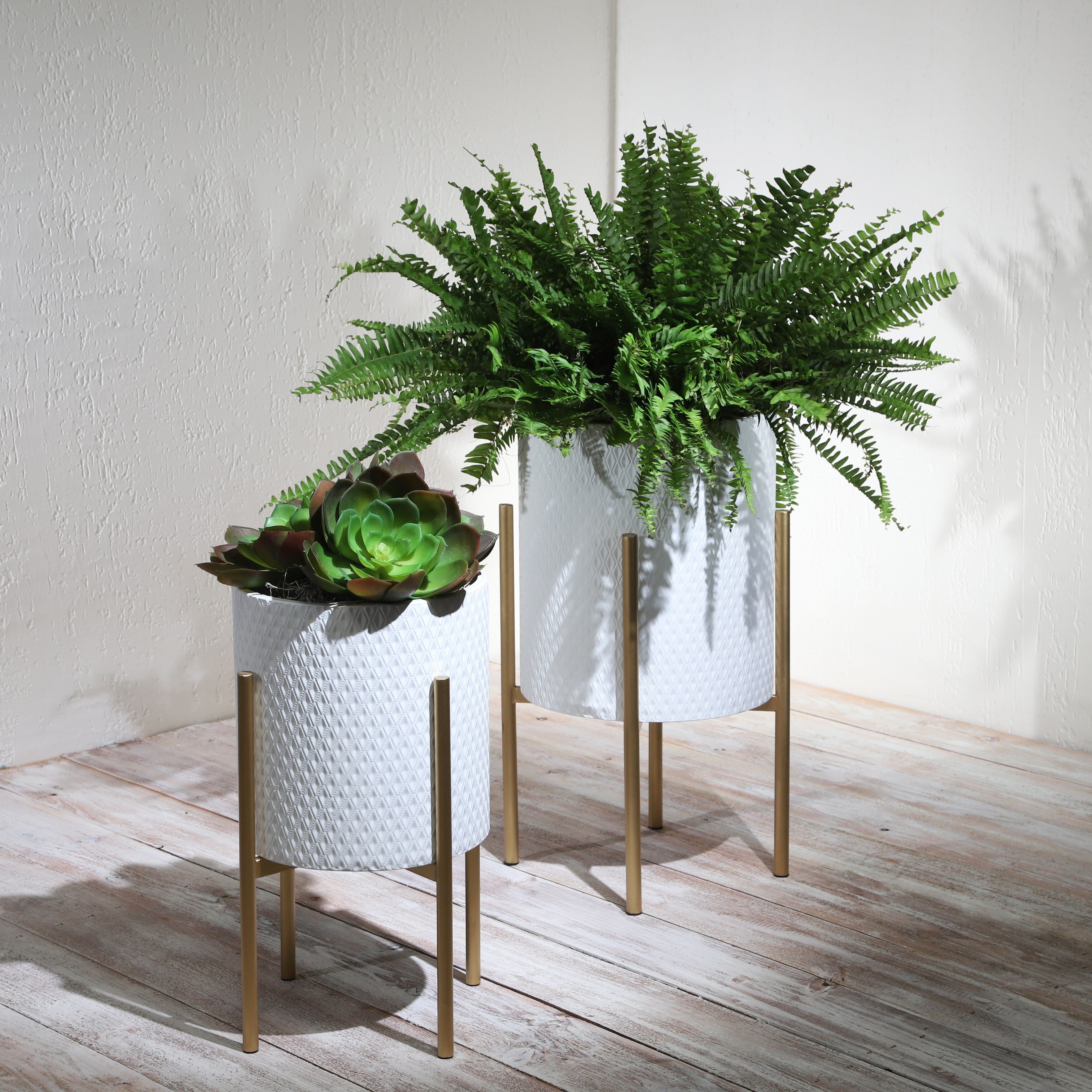 Sagebrook Home Chic Modern Planter Set of 2 - A Statement Piece for Indoor or Outdoor Greenery, Ideal for Contemporary Spaces