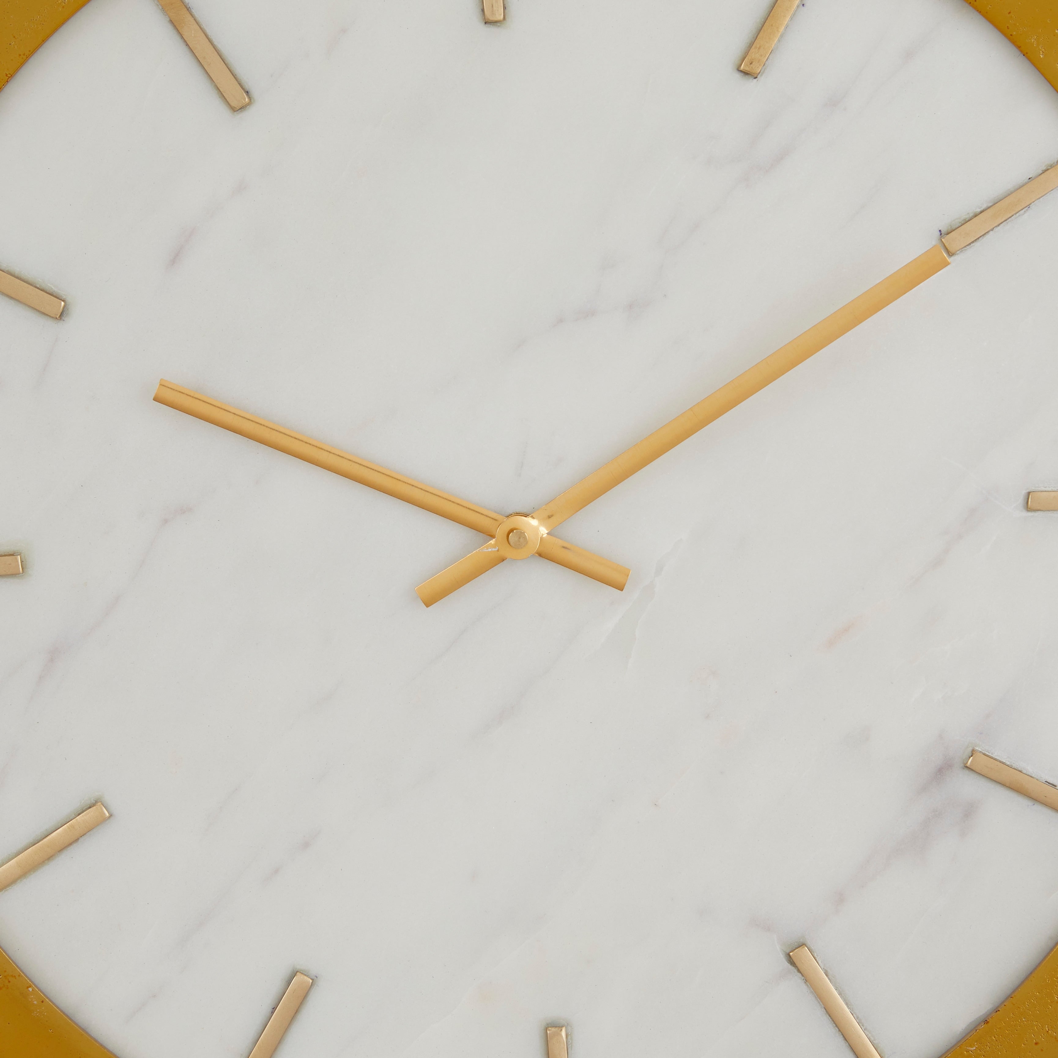 CosmoLiving by Cosmopolitan Marble Glam Wall Clock