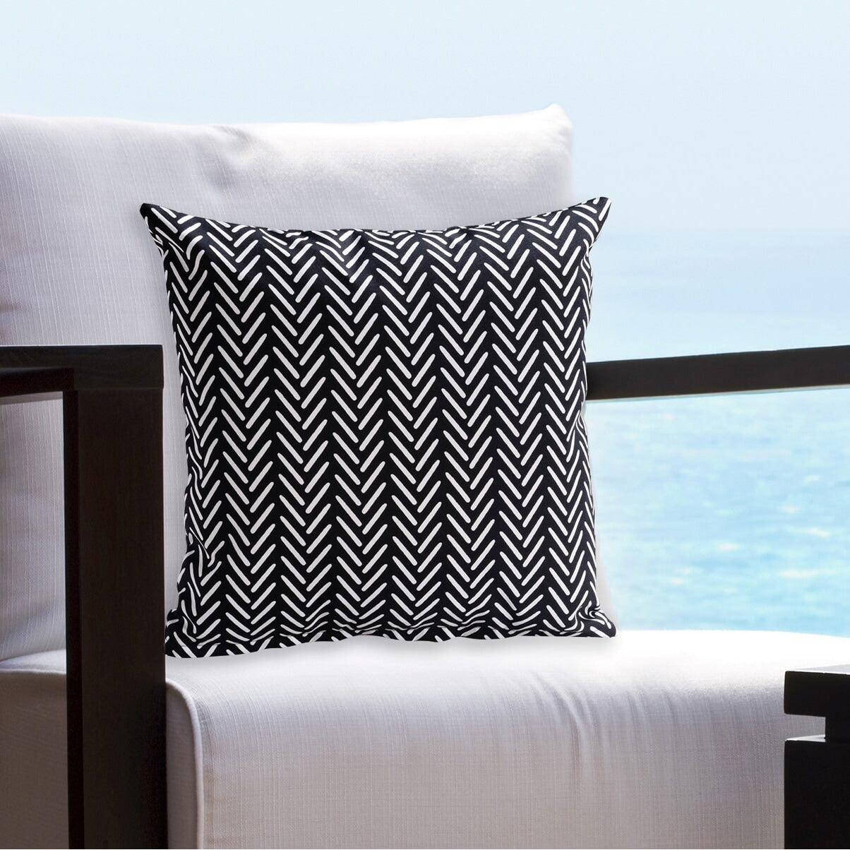 Siscovers Geometric Indoor - Outdoor Throw Pillow