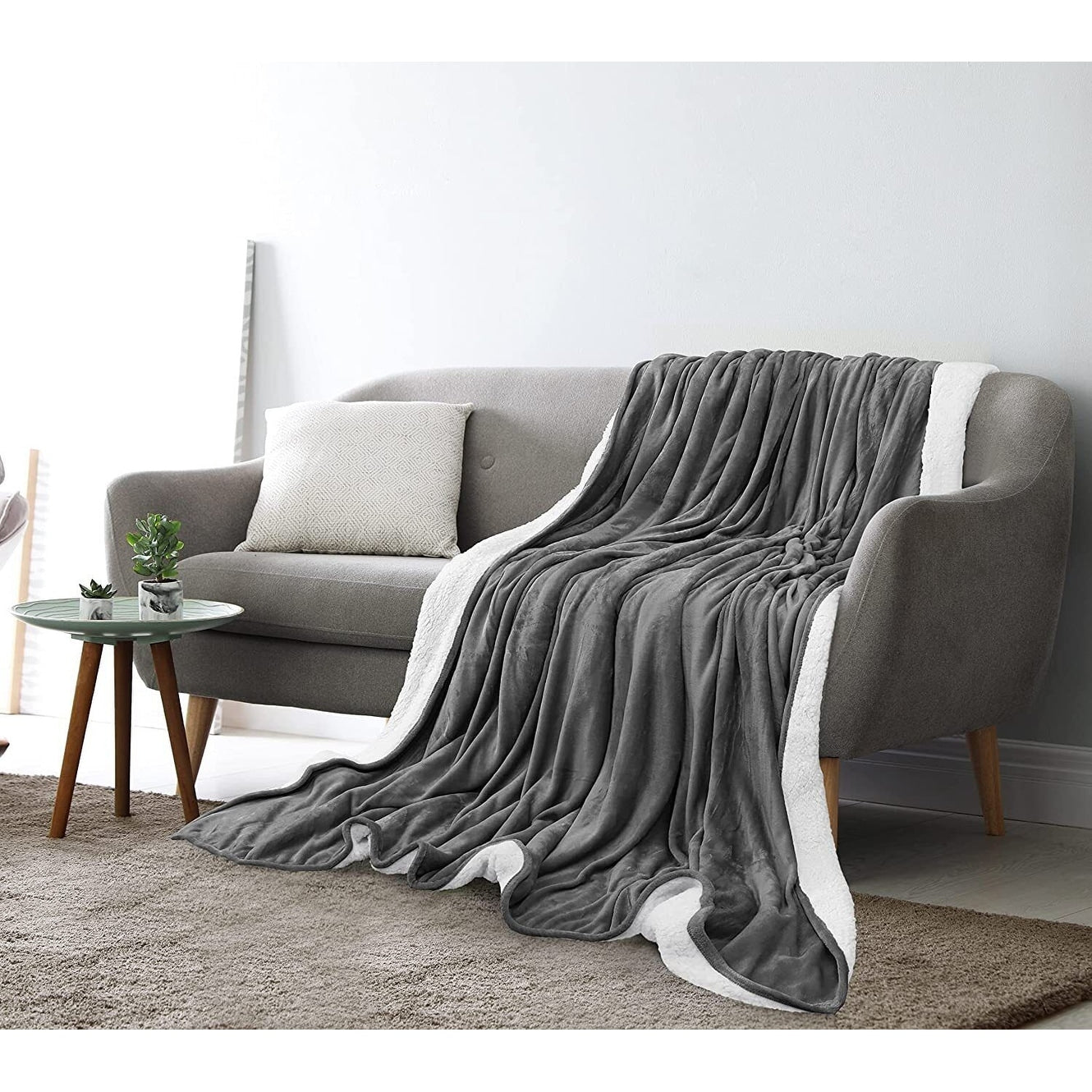 480GSM Sherpa Fleece Reversible Bed Blanket in Full Size