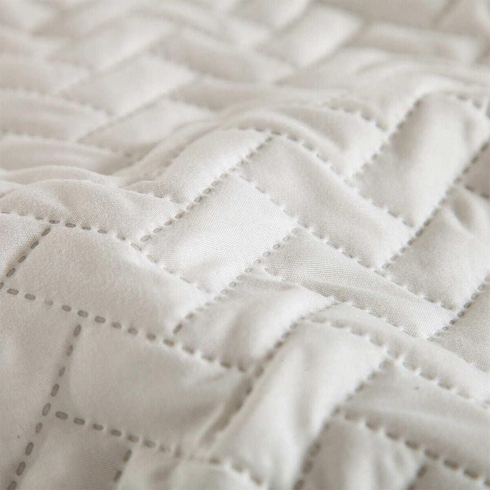 Embossed Reversible Bedspread Coverlet Quilt Set King White