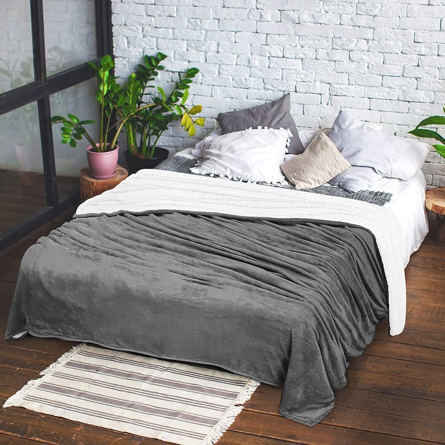 480GSM Sherpa Fleece Reversible Bed Blanket in King Size