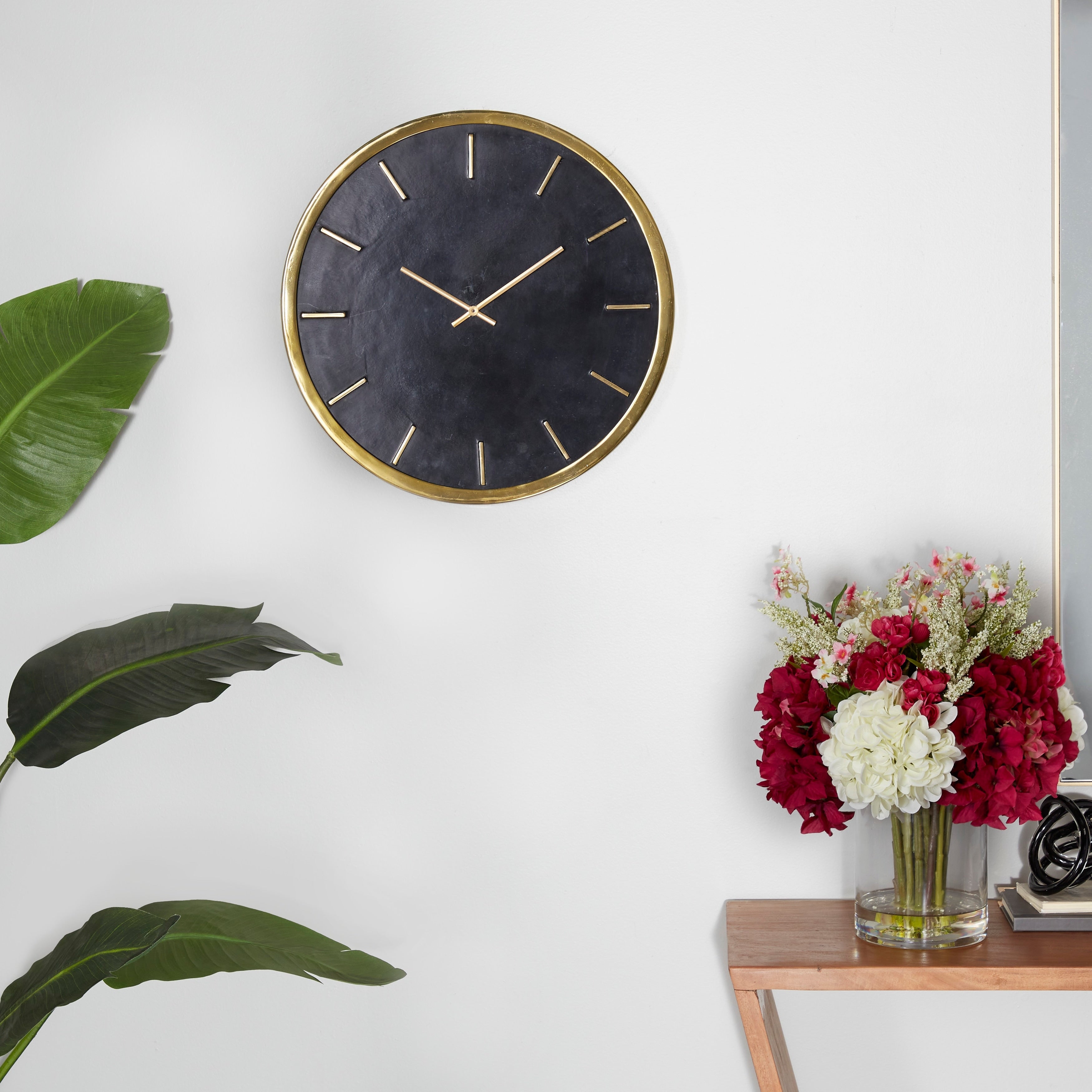 CosmoLiving by Cosmopolitan Marble Glam Wall Clock