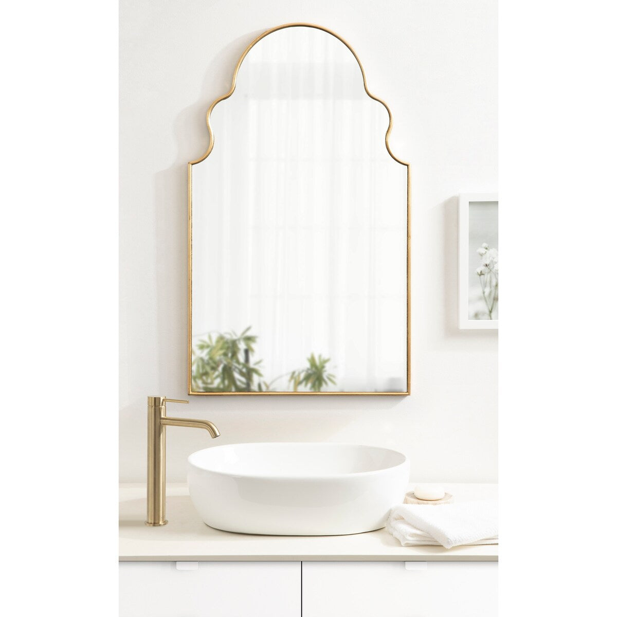 Kate and Laurel Vania Moroccan Arch Wall Mirror