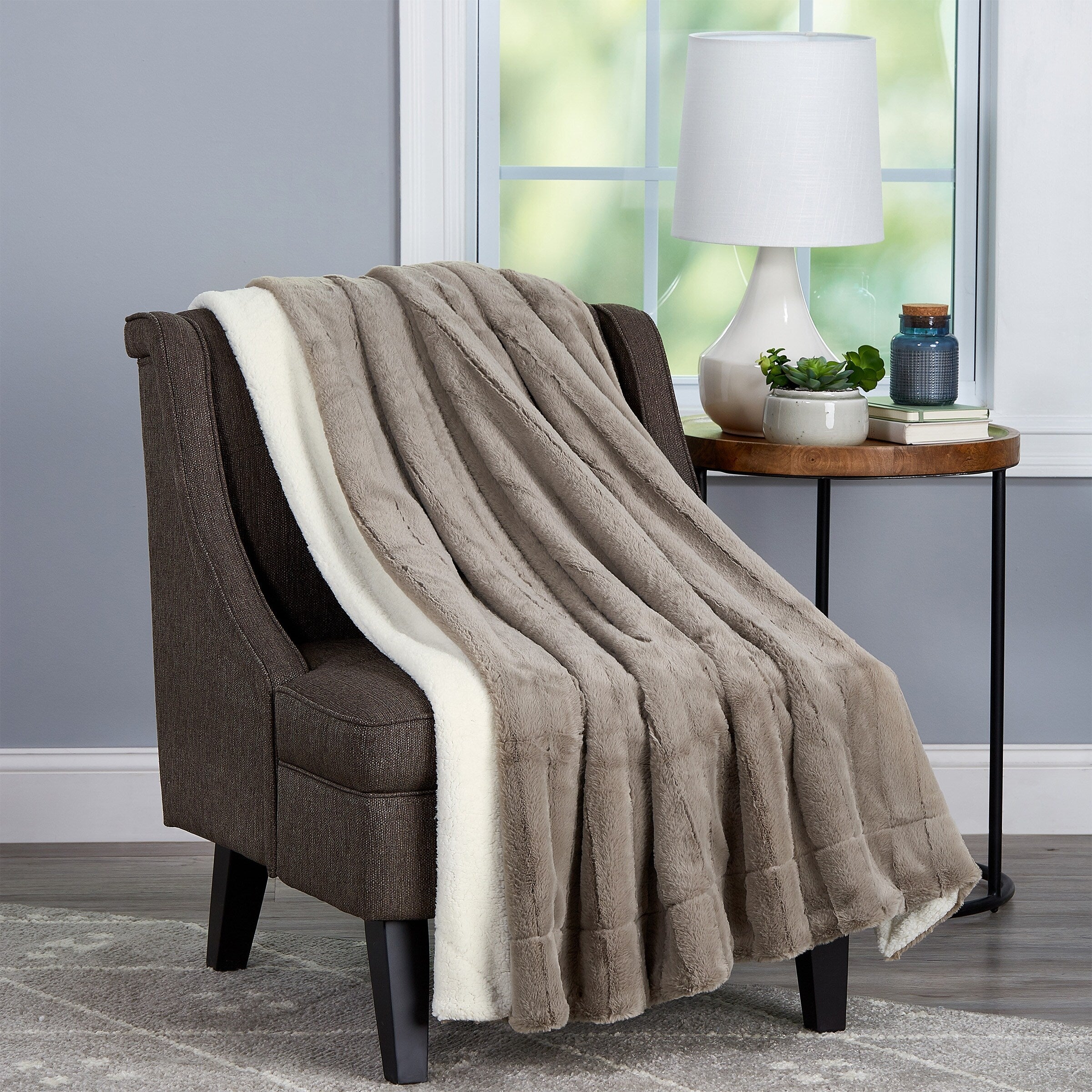 Porch & Den Maule Hypoallergenic Faux Fur/ Faux Mink Soft Throw Blanket