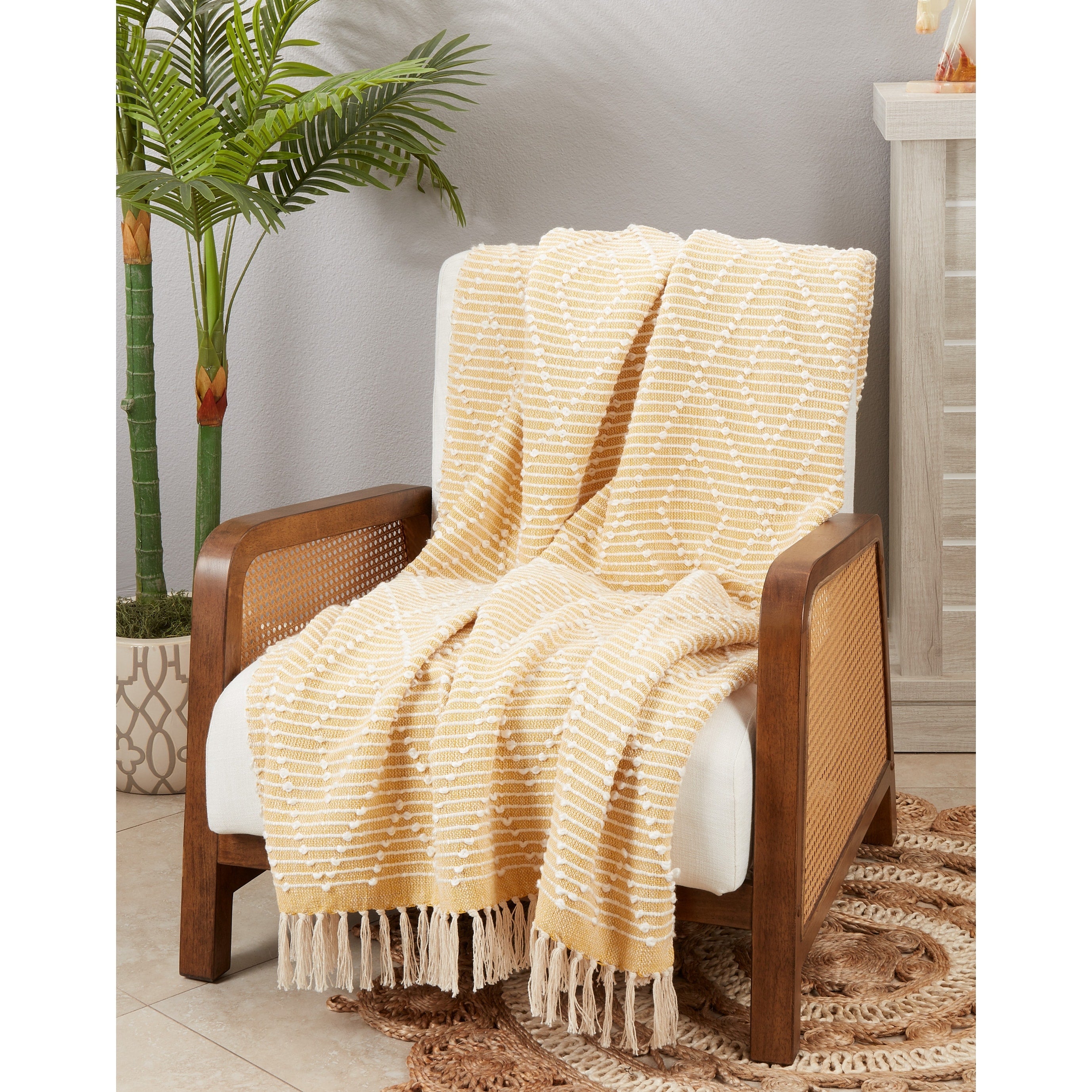 Woven Throw Blanket With Diamond Design