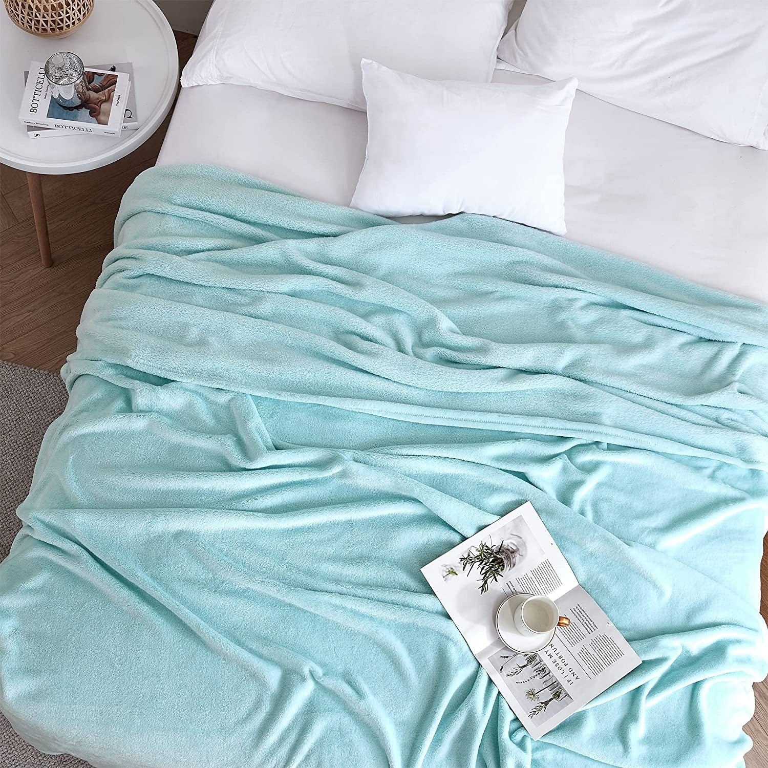 Me Sooo Comfy - Coma Inducer Bed Blanket - Hushed Mint