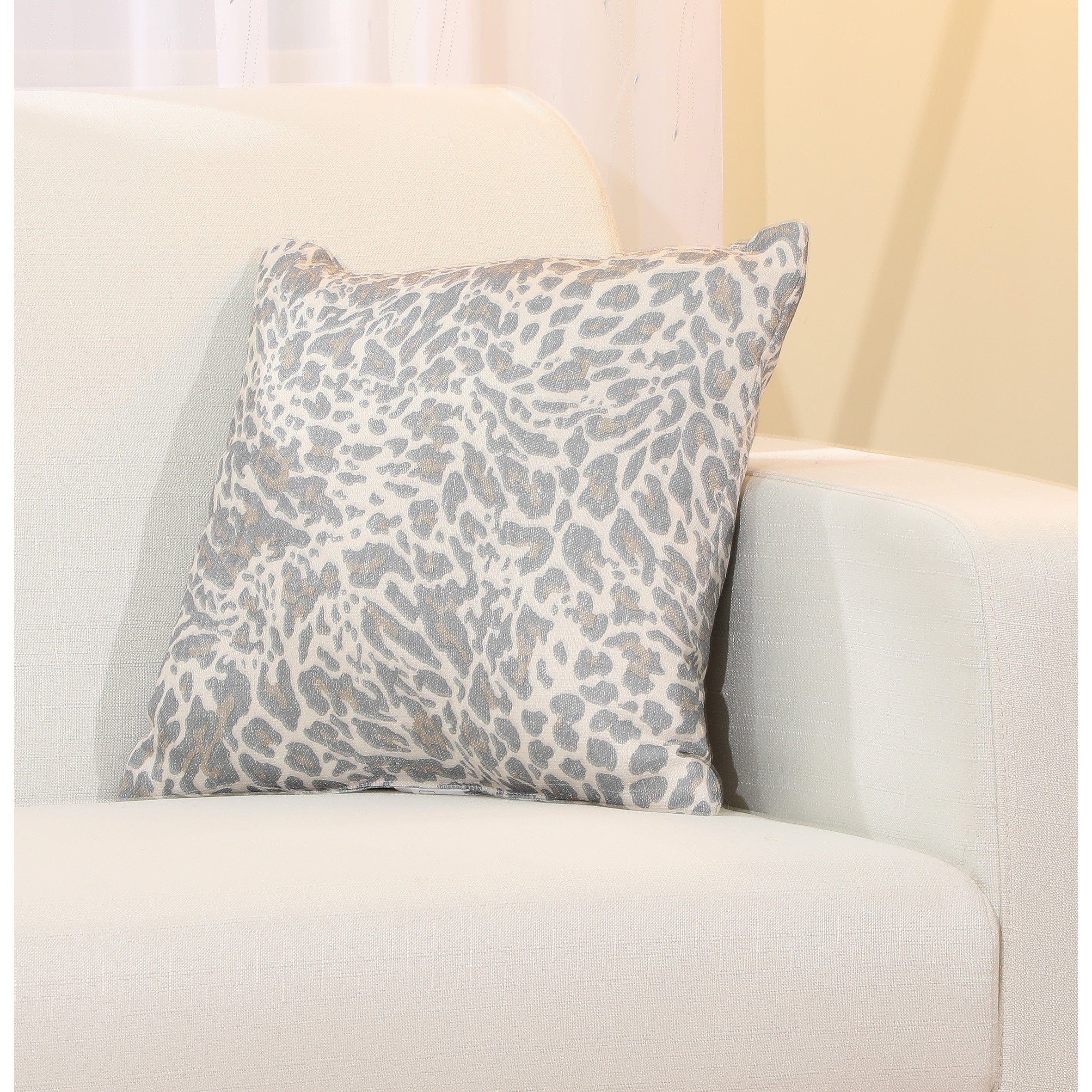 Elegant Animal Print 16-inch Decorative Throw Pillow (Set of 2)