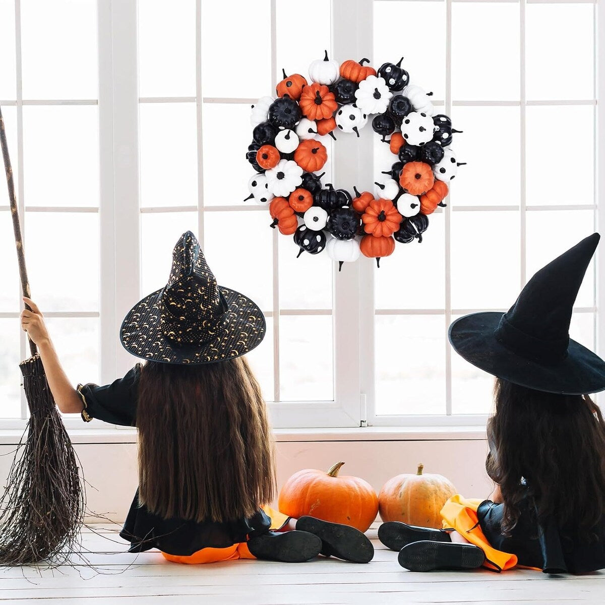 18 Inch Halloween Fall Wreath, Black Orange White Pumpkin