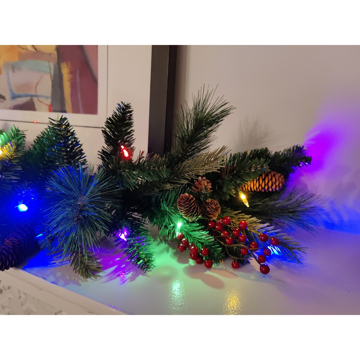 Traditional Woodland Berry Garland B/O WW & MU LED (6', 9' or 12')