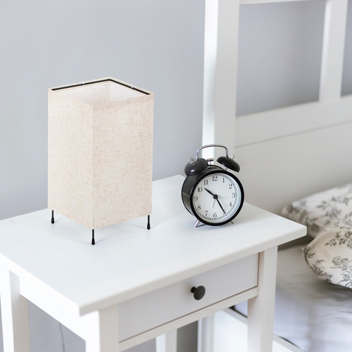 Set of 2 Small Bedside Table Lamps with Simple Metal Base