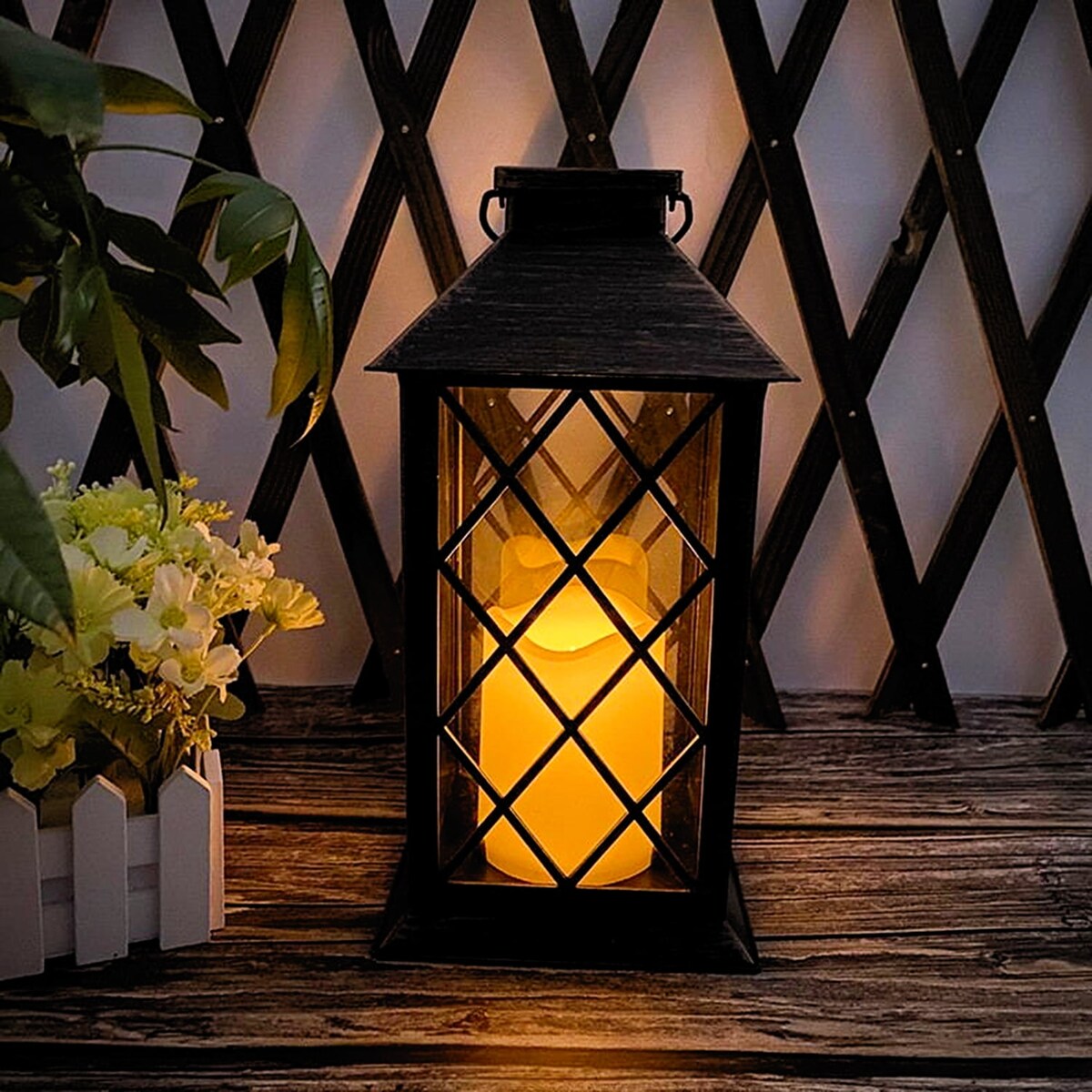 Outdoor garden solar lanterns