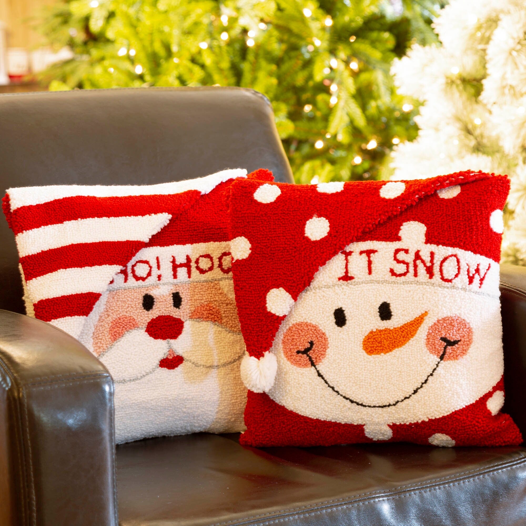 Glitzhome 14L Hooked 3D Santa Christmas Pillow Home Decor