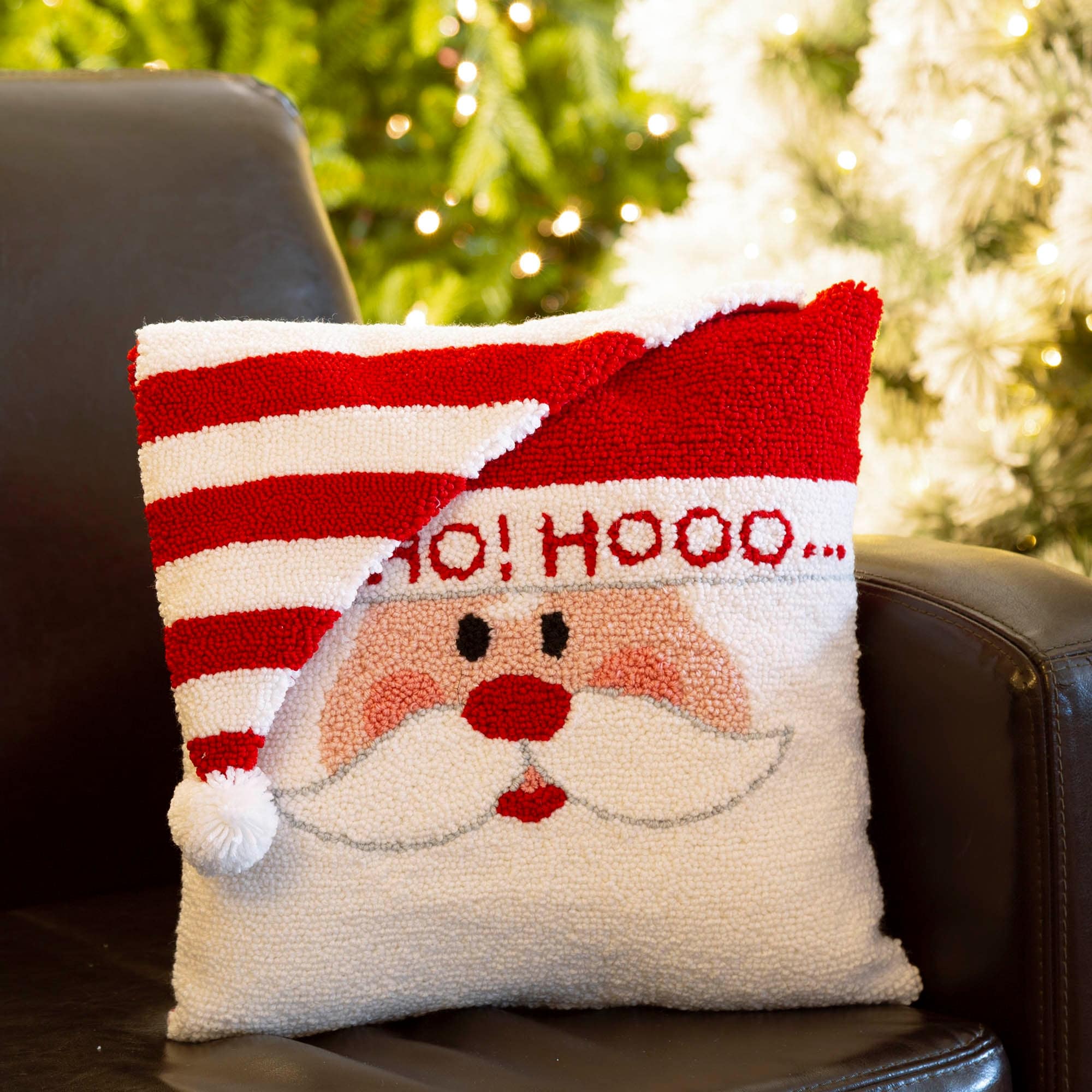 Glitzhome 14L Hooked 3D Santa Christmas Pillow Home Decor