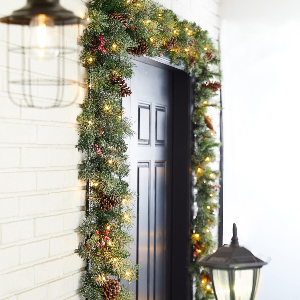 Glitzhome 9'L Pre-Lit Christmas Garland with Warm White LED Light