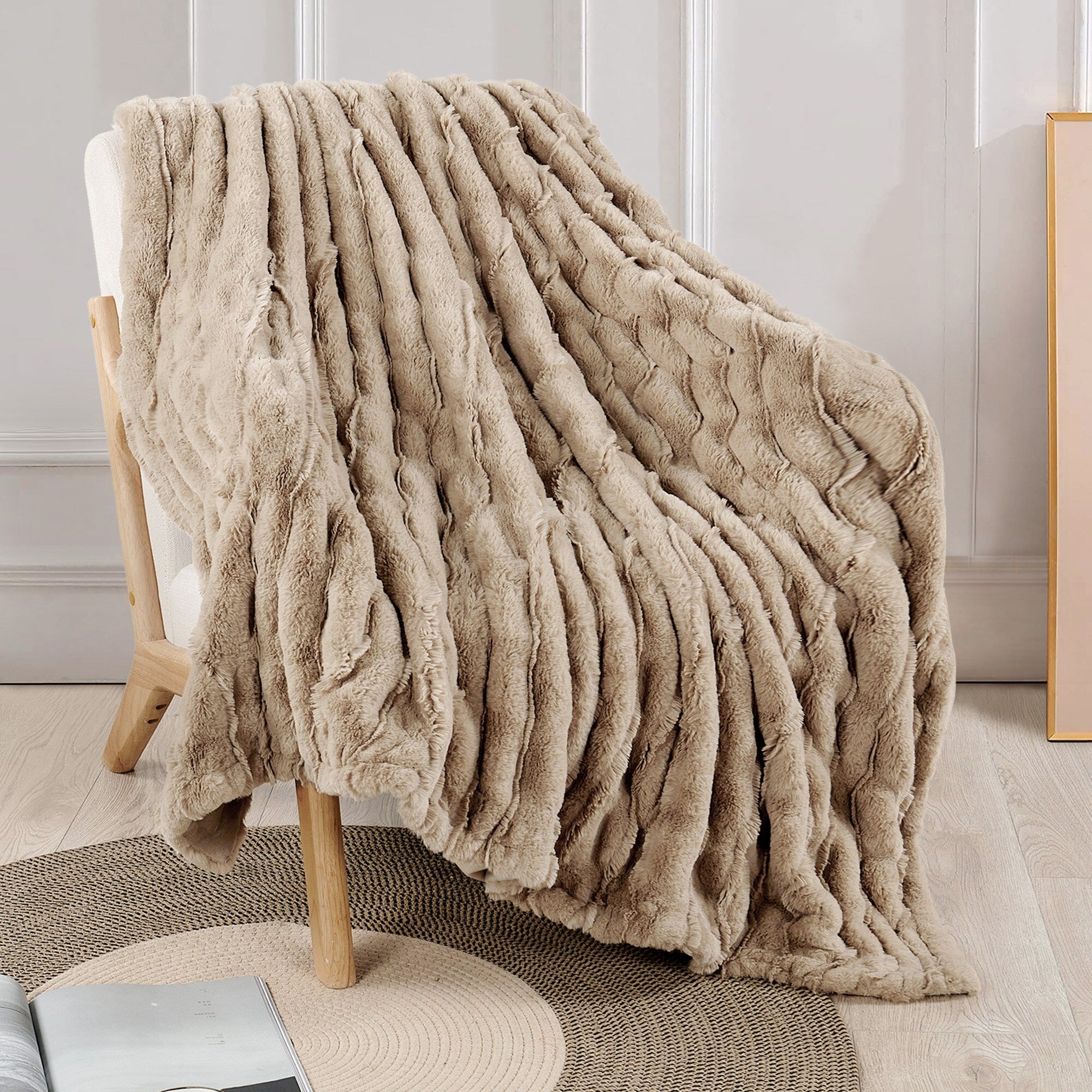 Home Soft Things Stretchy Solid Color FauxFur Throw Cozy Soft Blanket