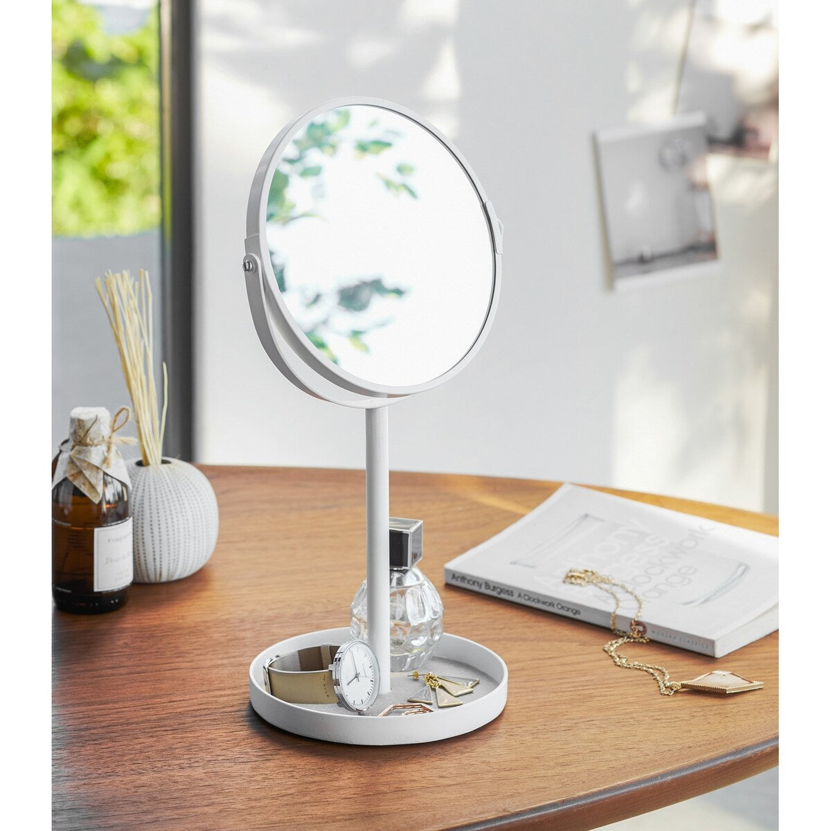 Yamazaki Home Vanity Mirror, Steel, Mirror diameter 6.75 inches - L 5.51 x W 6.89 x H 12.99 inches