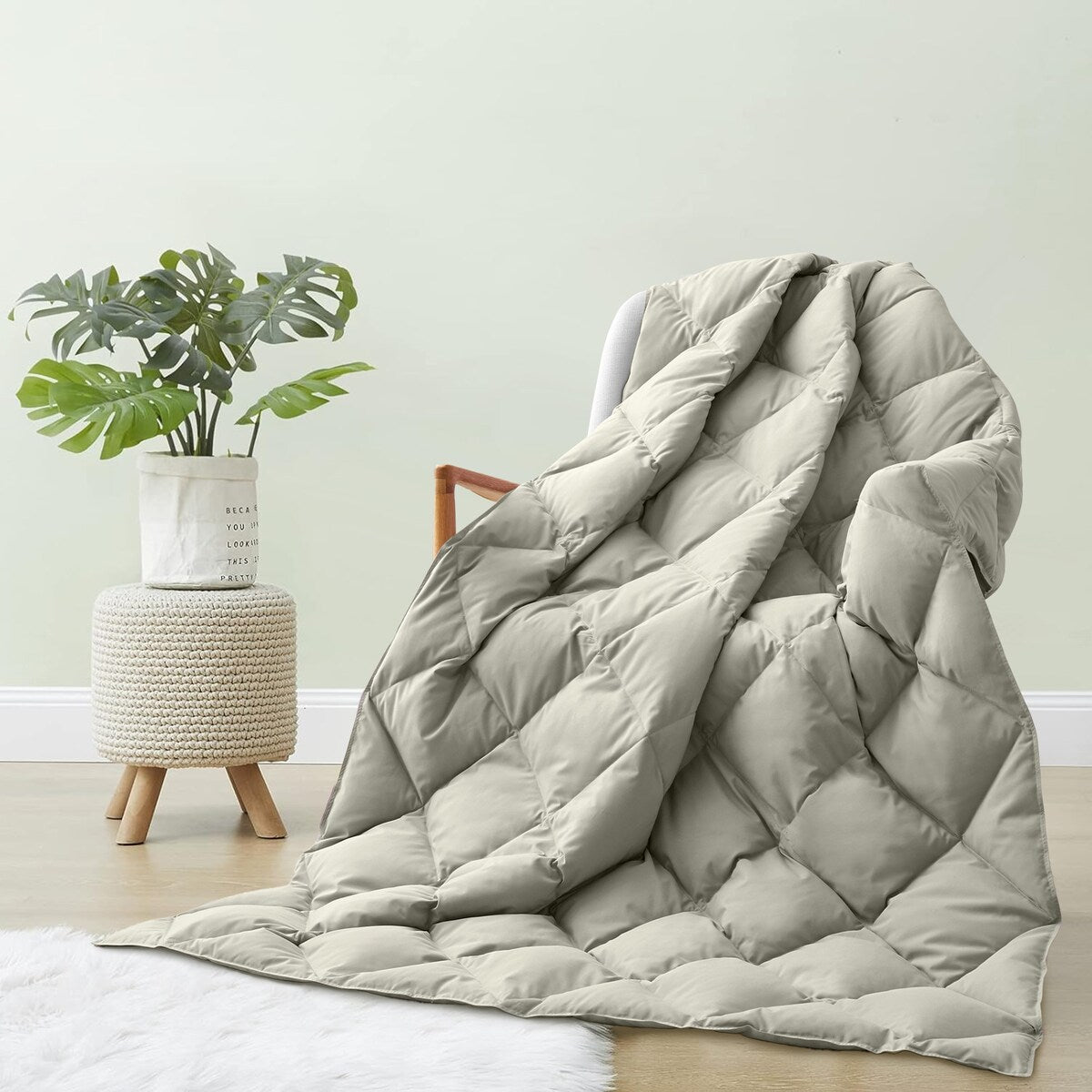 All-Season Ultra-Soft Down Bed Throw Blanket for Outdoor and Indoor