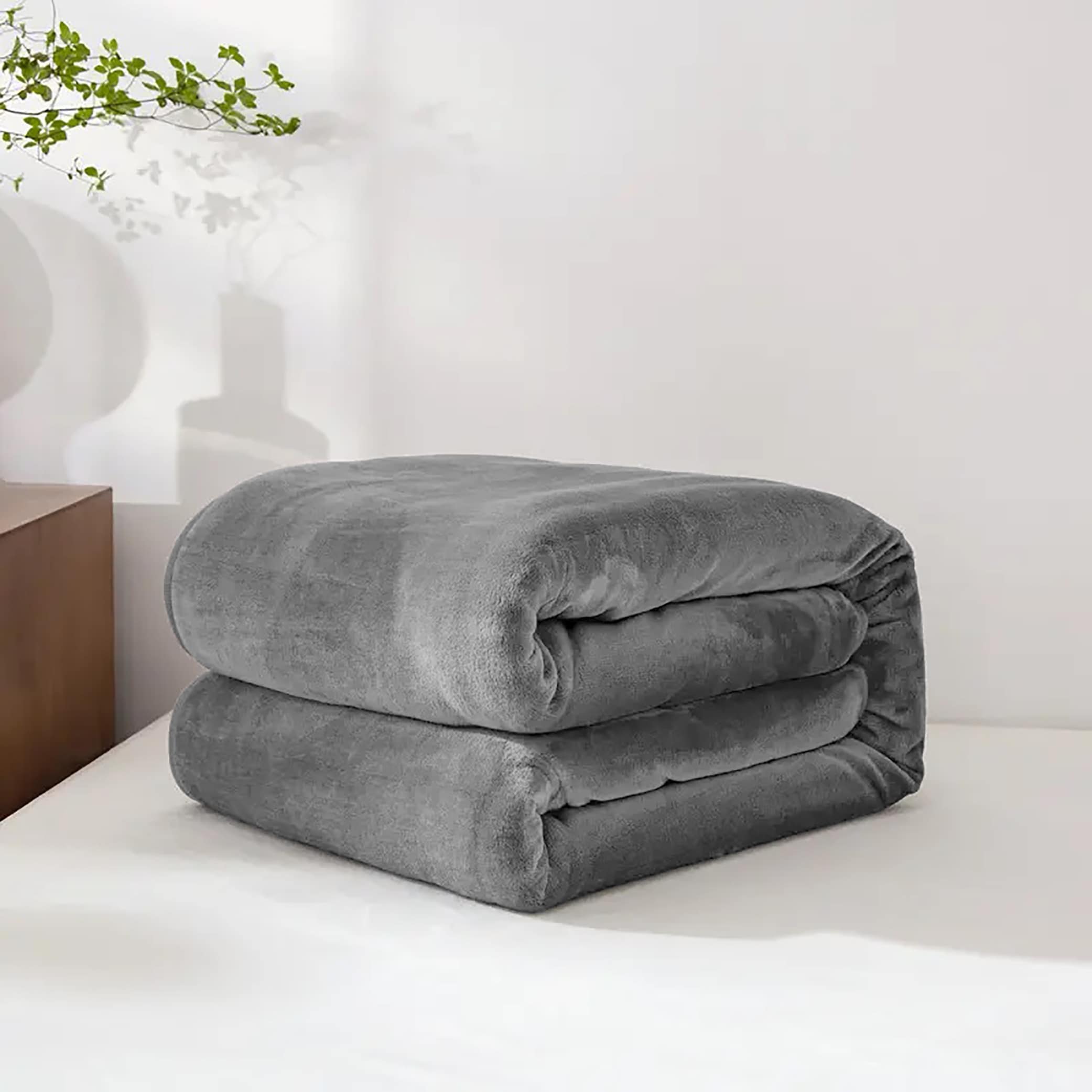 Super Soft Warm Flannel Fleece Plush Microfiber Bed Throw Blanket