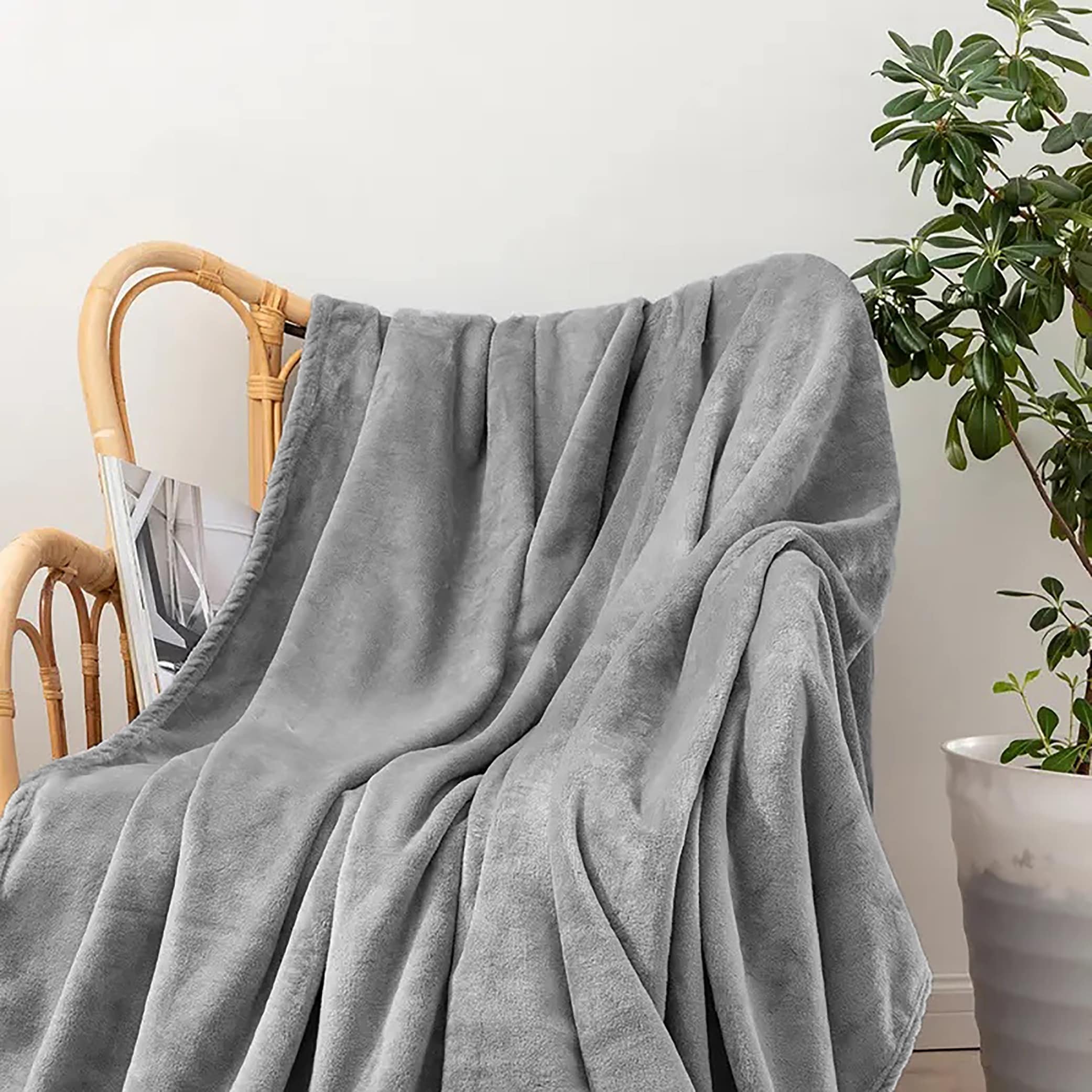 Super Soft Warm Flannel Fleece Plush Microfiber Bed Throw Blanket