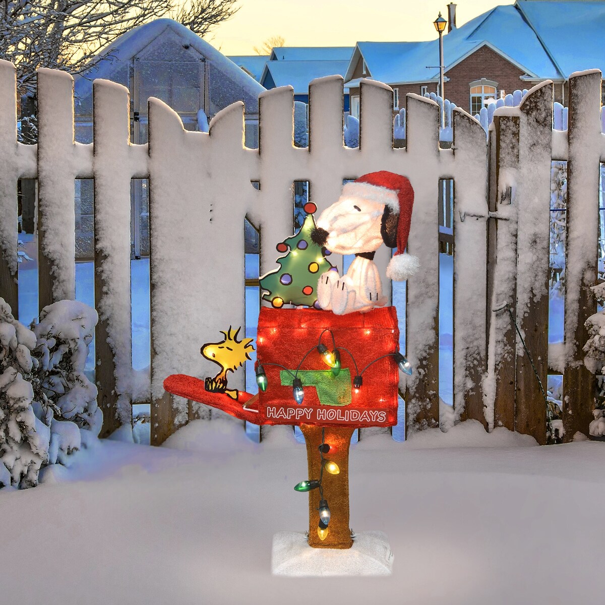 32 Peanuts 3D Pre-lit LED Yard Art Snoopy with Tree on Mailbox