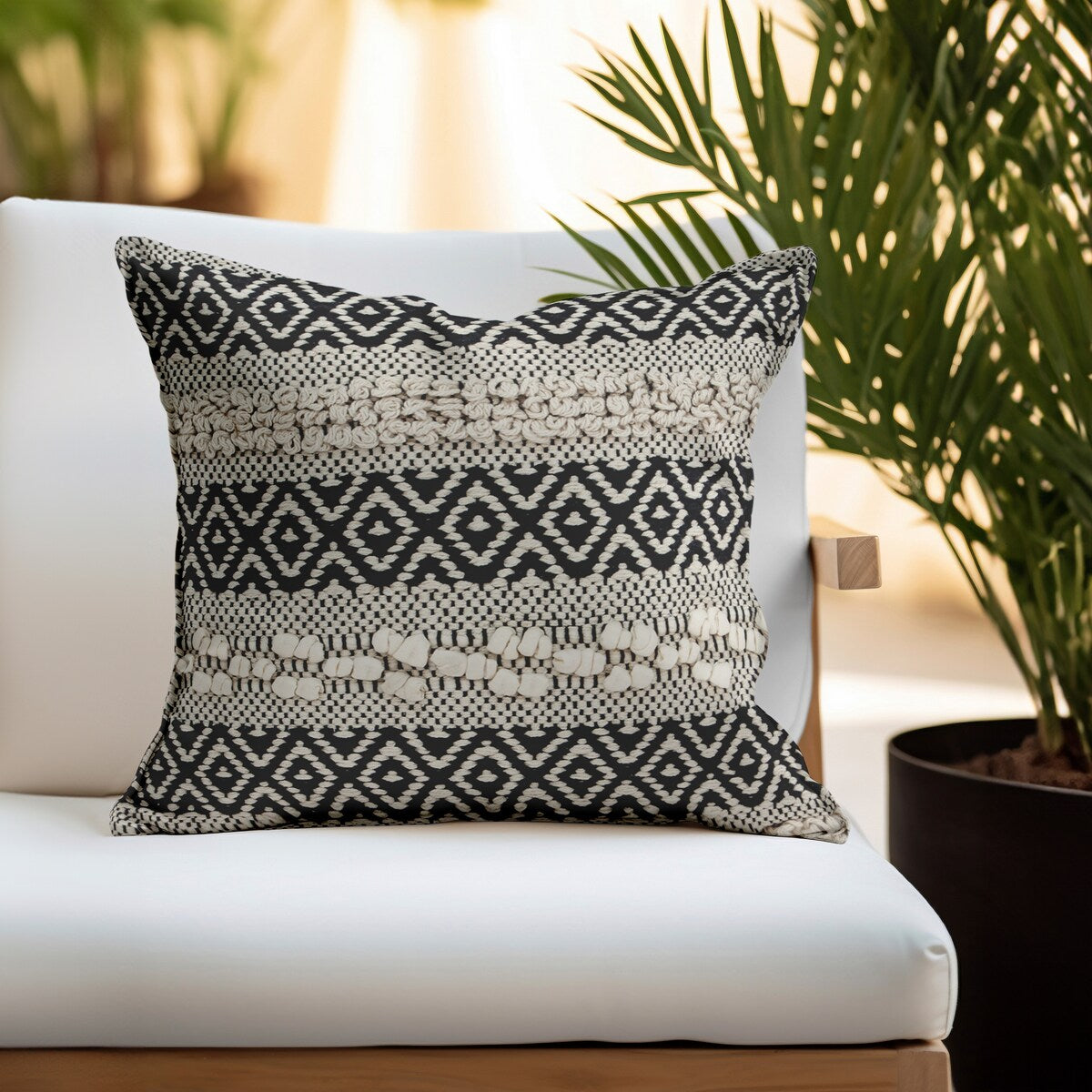 Parkland Collection Abali Transitional Black and White Pillow Cover