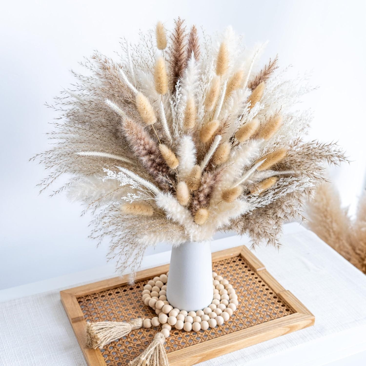 150pcs pampas grass + 1 white ceramic vase + 1 wood Bead garland - 150PCS+VASE+WOOD BEAD