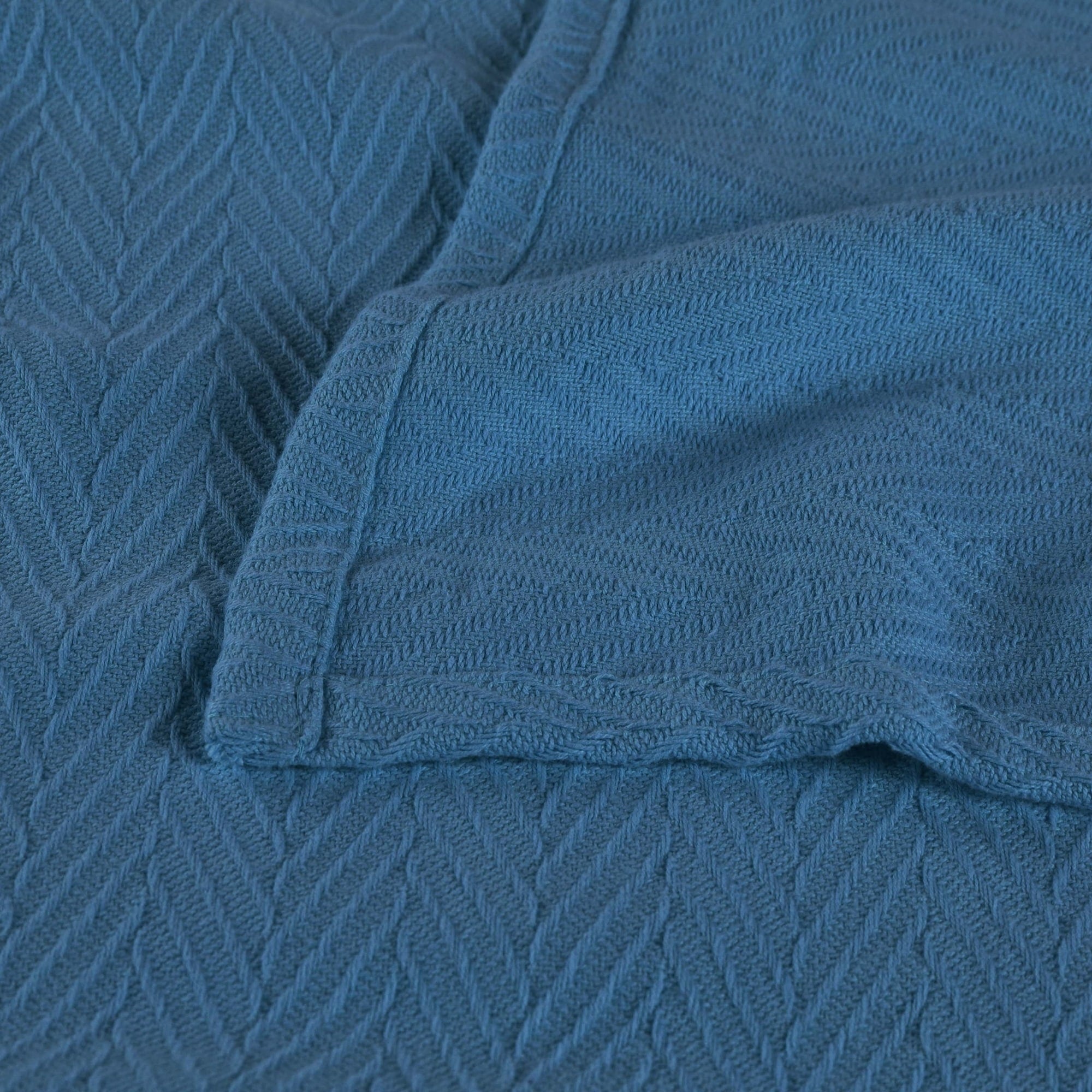 Superior Metro Zig-Zag Chevron All-Season Bedding Cotton Blanket