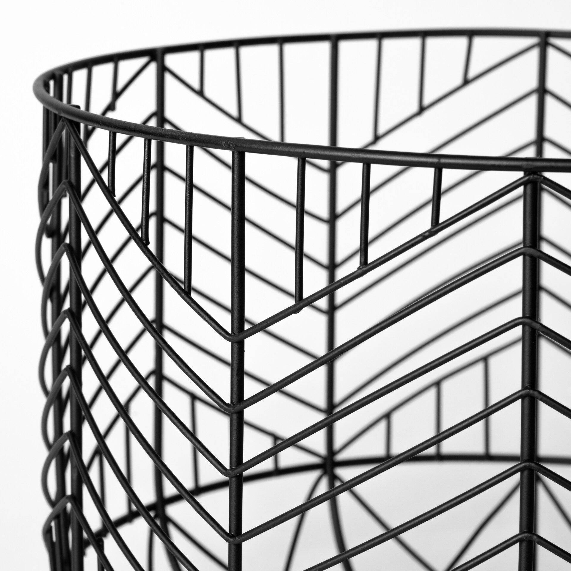 Idris Black Metal Geometric Mesh Bowls (Set of 2)