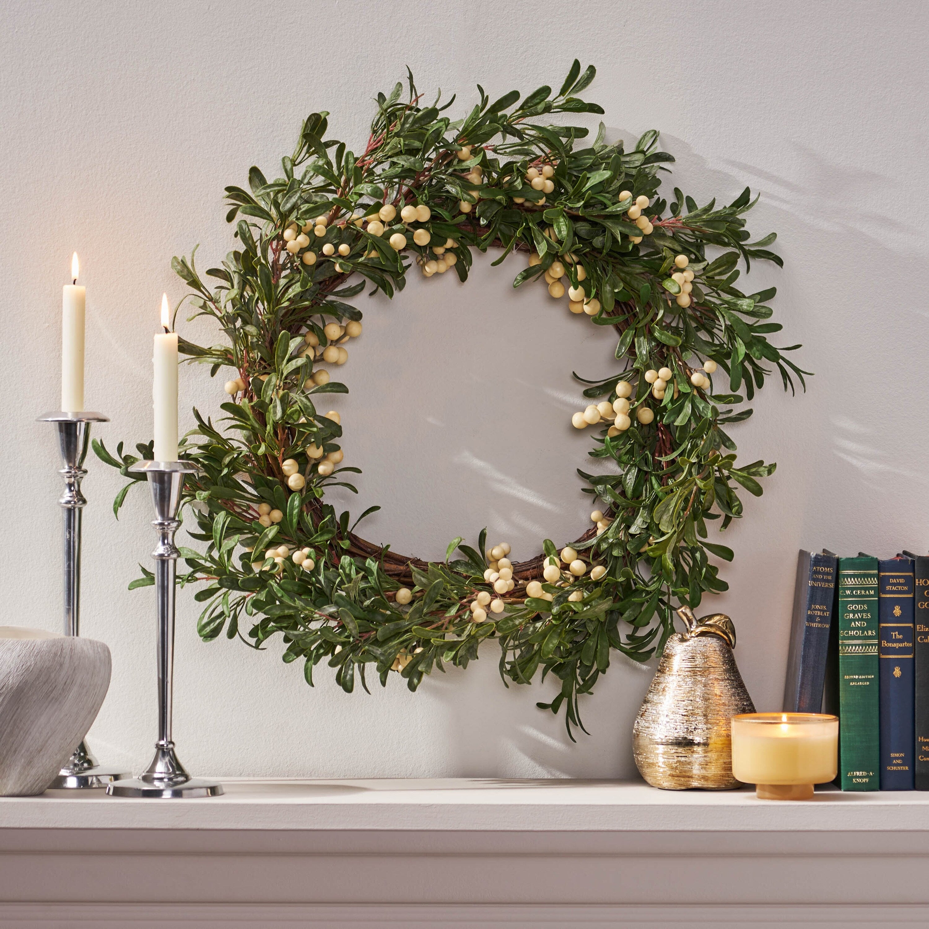 29 Snowberry Wreath - As Picture Show