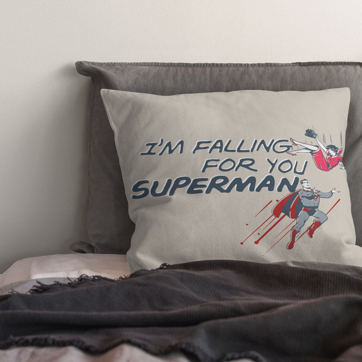 WB/DC Superman Falling for you 18 Inch Throw Pillow - Off-White