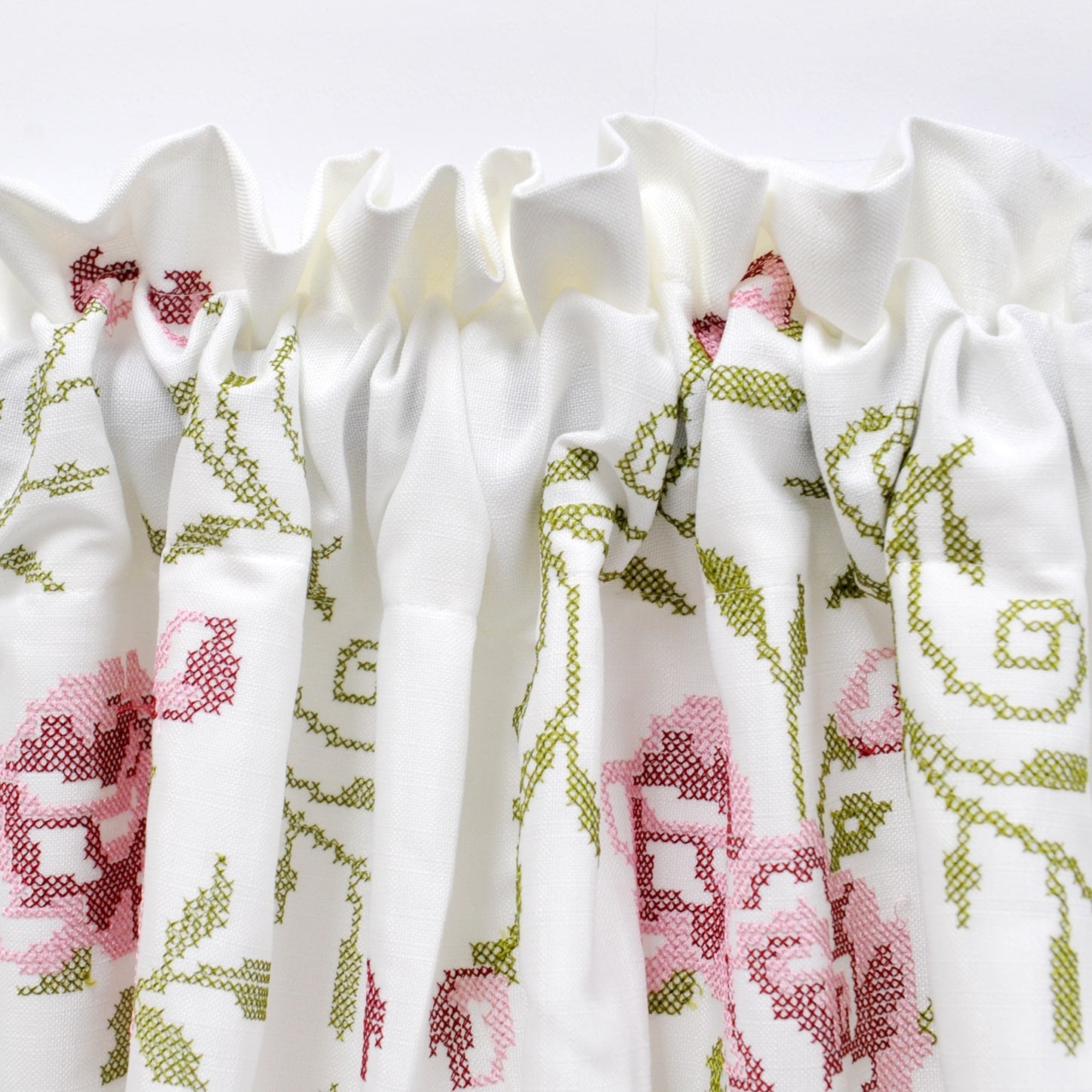 Serenta Embroidered Rose Valance