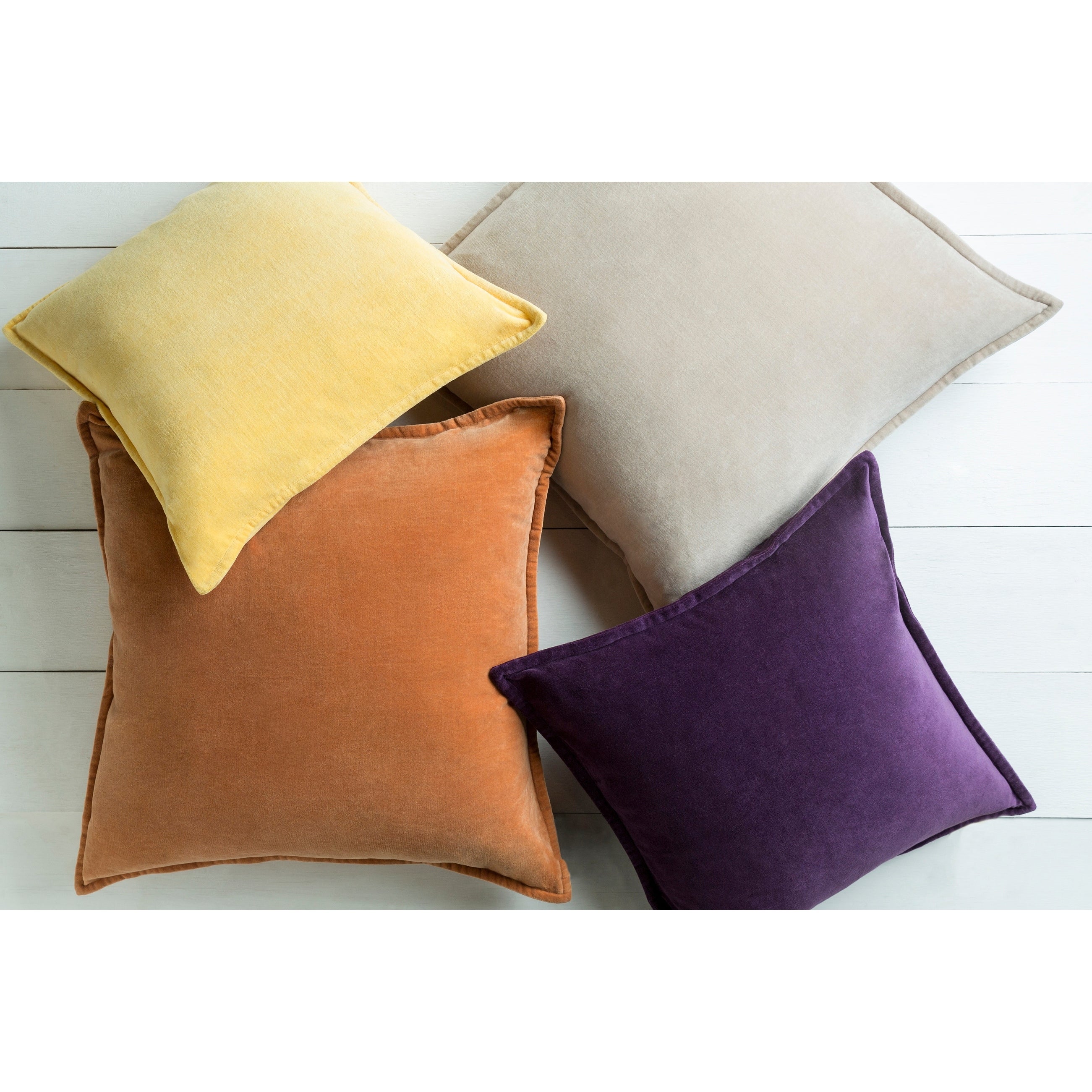 Livabliss Harrell Solid Velvet 22-inch Throw Pillow