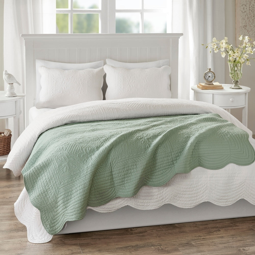 Madison Park Tuscany Oversized Quilted Throw with Scalloped Edges