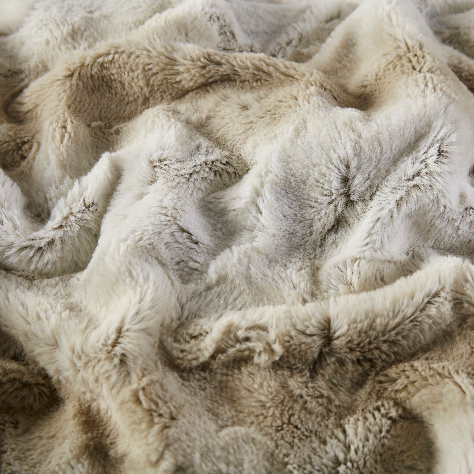 Madison Park Zuri Oversized Faux Fur Throw