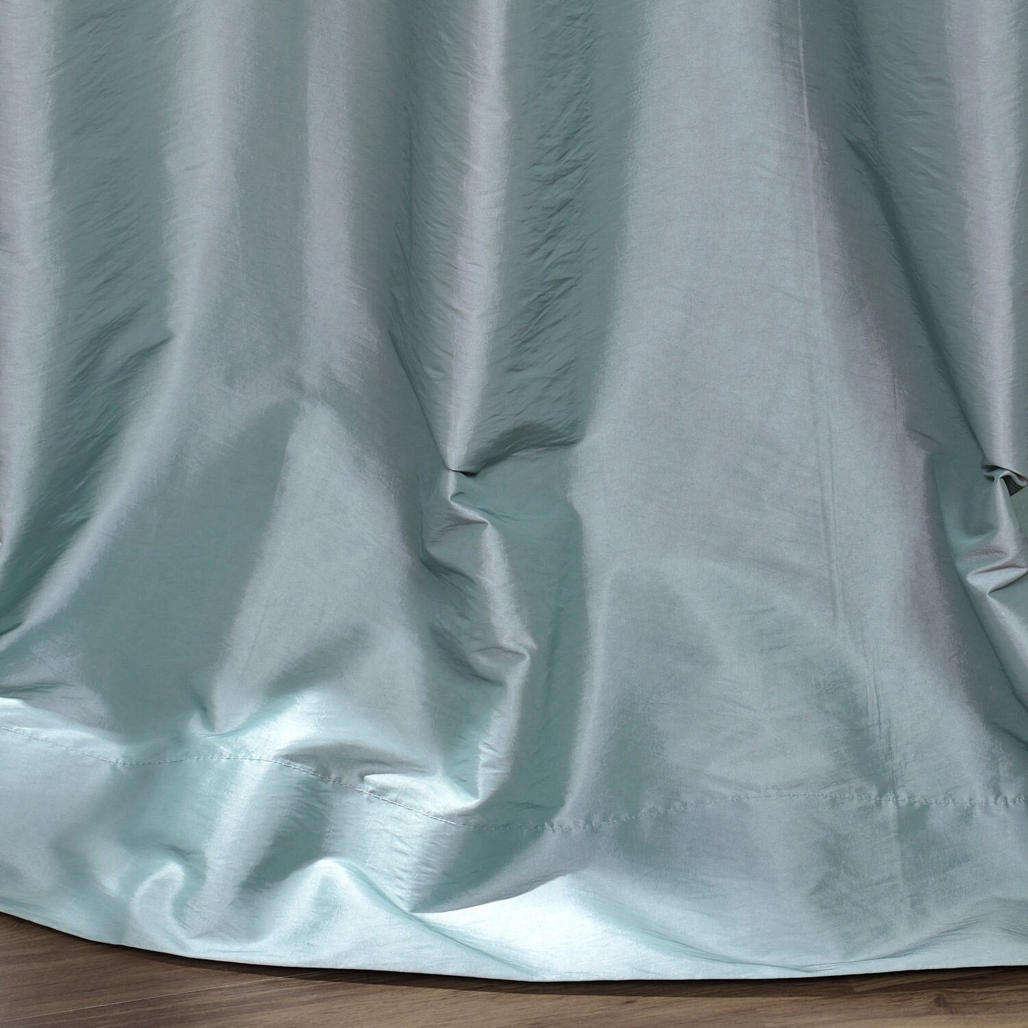 Exclusive Fabrics Single Ruched Faux Solid Taffeta Curtain (1 Panel)