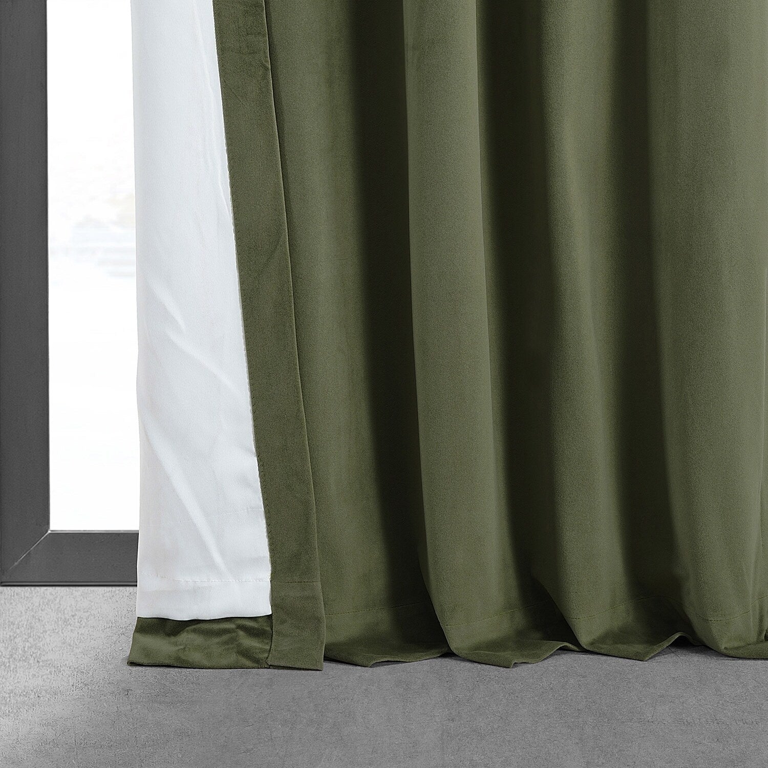 Exclusive Fabrics Signature Hunter Green Velvet Blackout Curtain (1 Panel)