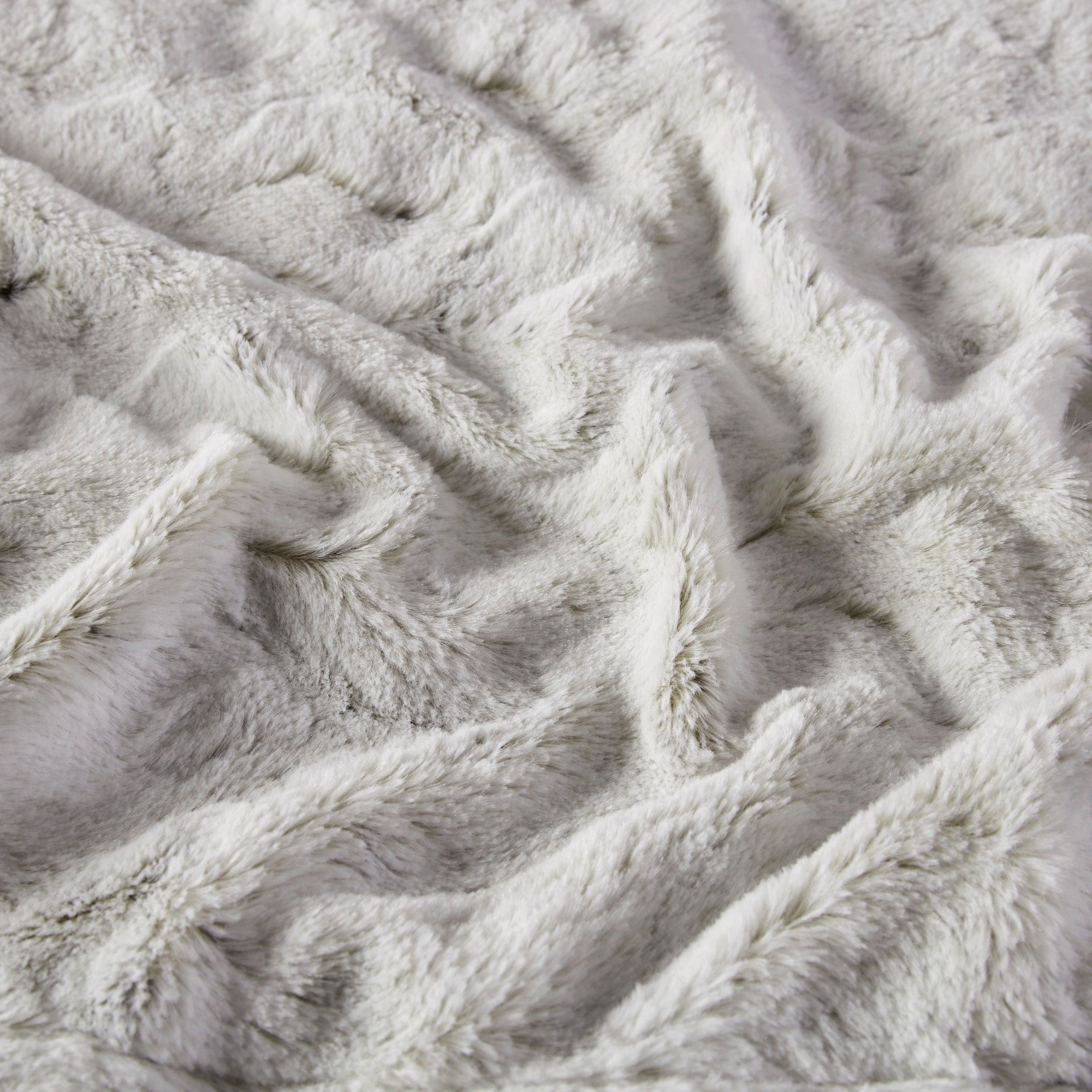 Madison Park Zuri Oversized Faux Fur Throw