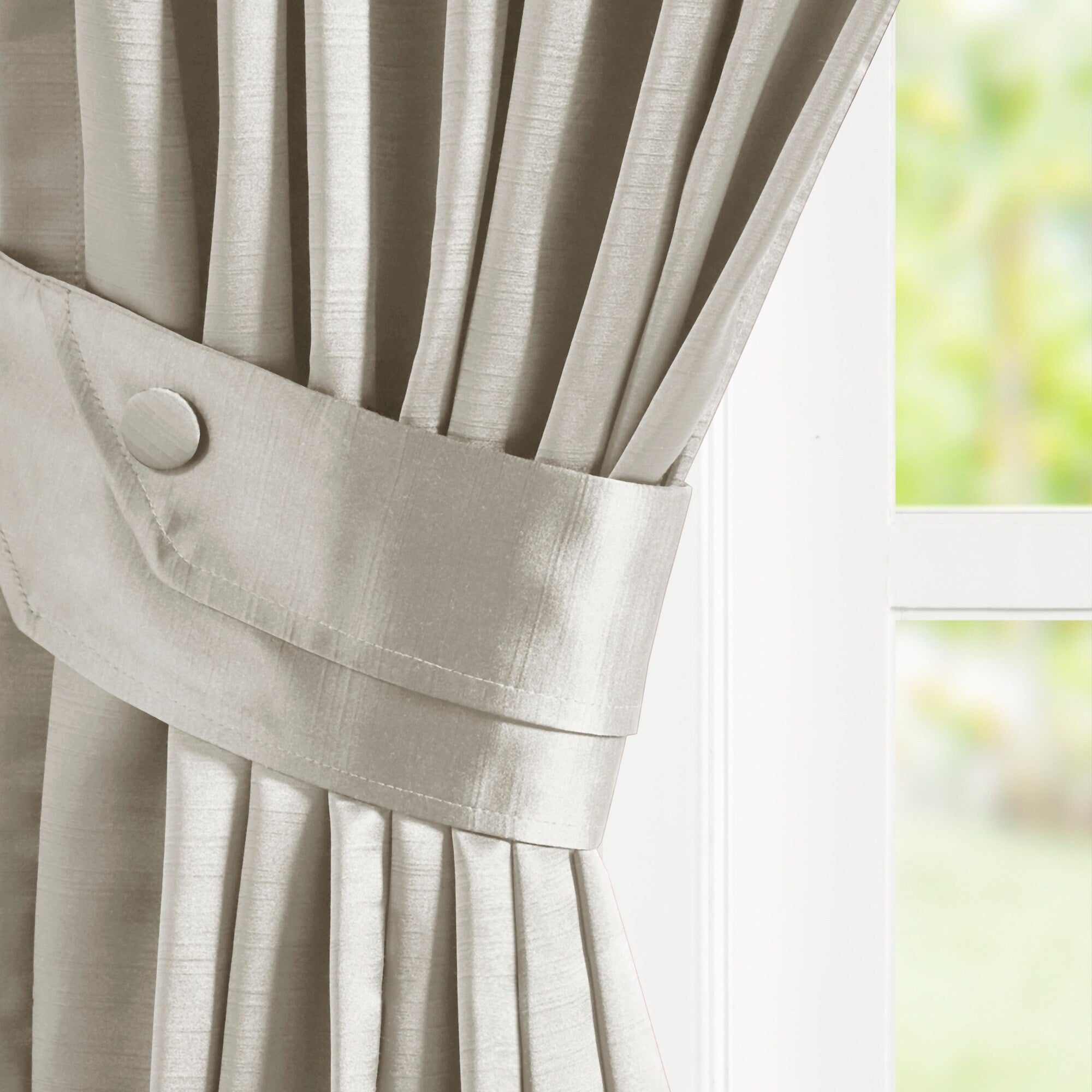 Croscill Classics Avignon Pleat Curtain Panel with Tieback (Single)