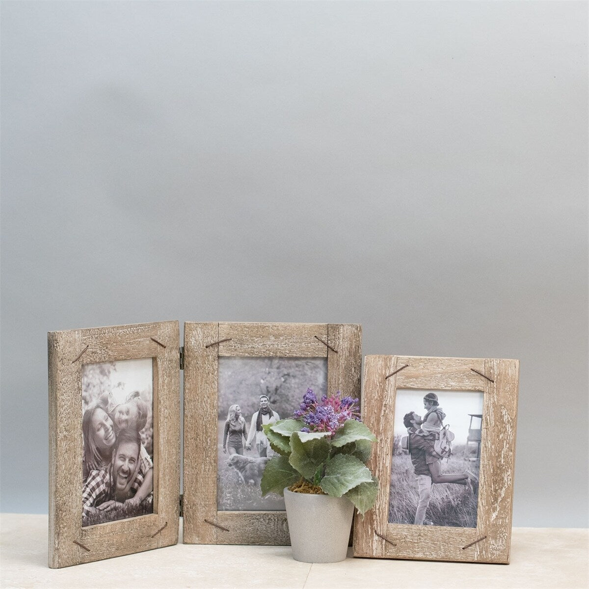 Foreside Home & Garden 4 x 6 inch Decorative Distressed Wood Picture Frame with Nail Accents