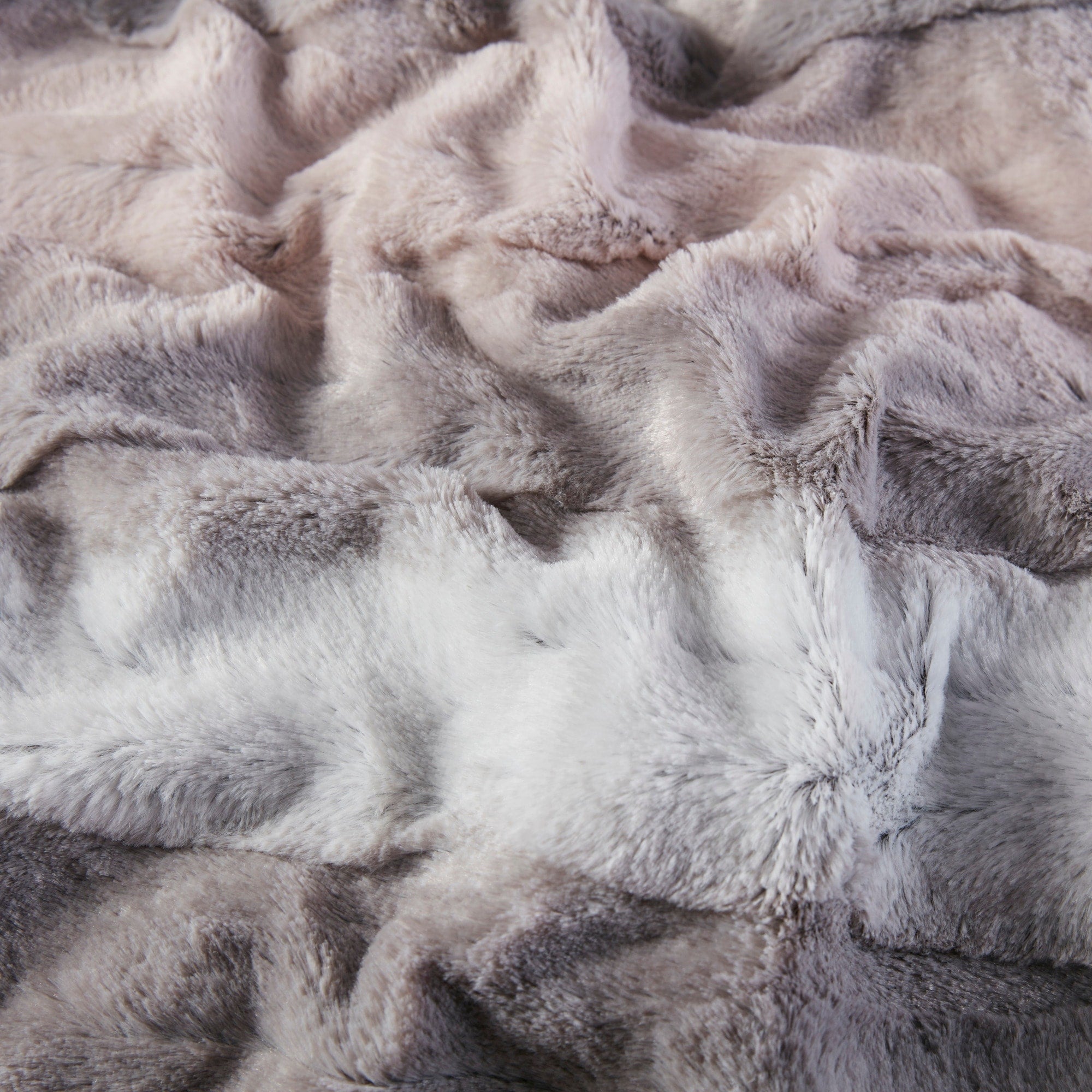 Madison Park Zuri Oversized Faux Fur Throw