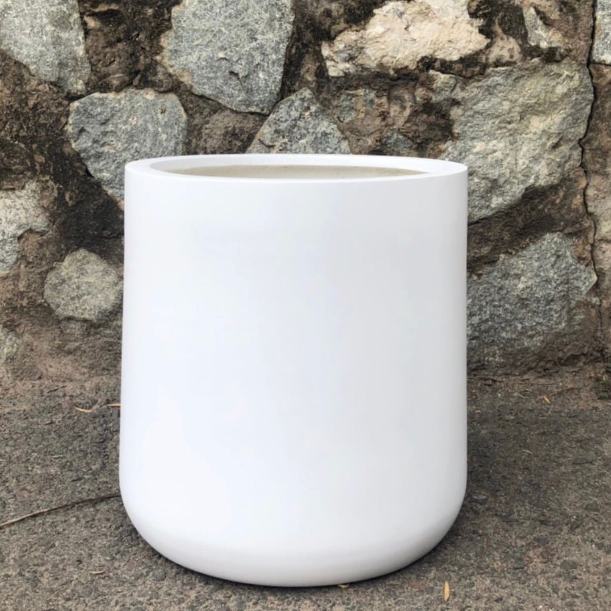 DreamPatio Glendale Round Fiberstone Planter