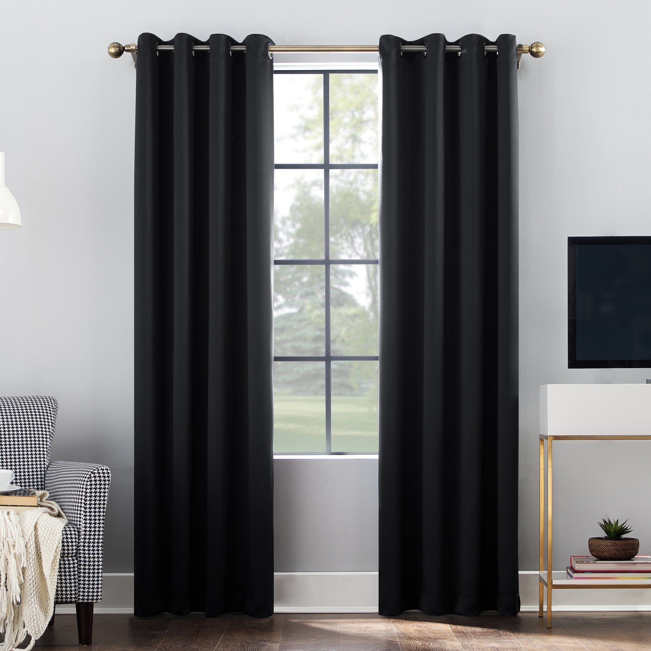 Sun Zero Oslo Theater Grade Extreme Total Blackout Grommet 1-Piece Curtain Panel, Single Panel