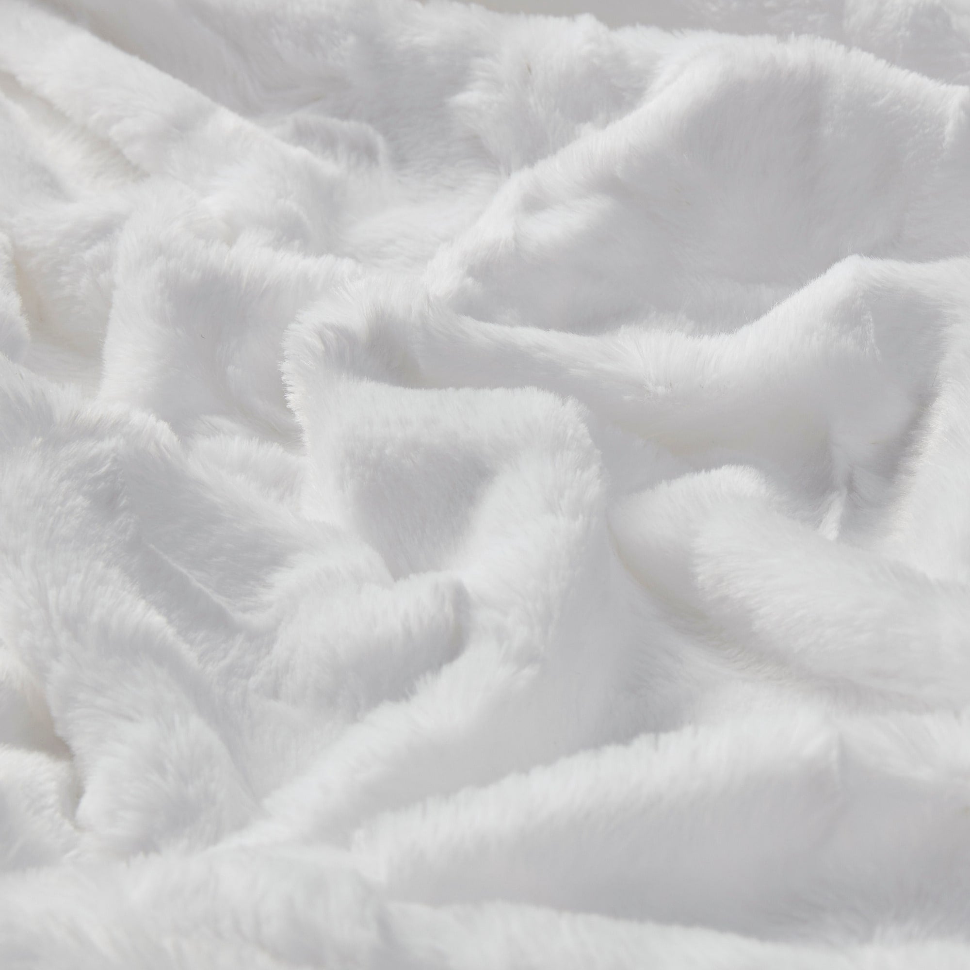 Madison Park Zuri Oversized Faux Fur Throw