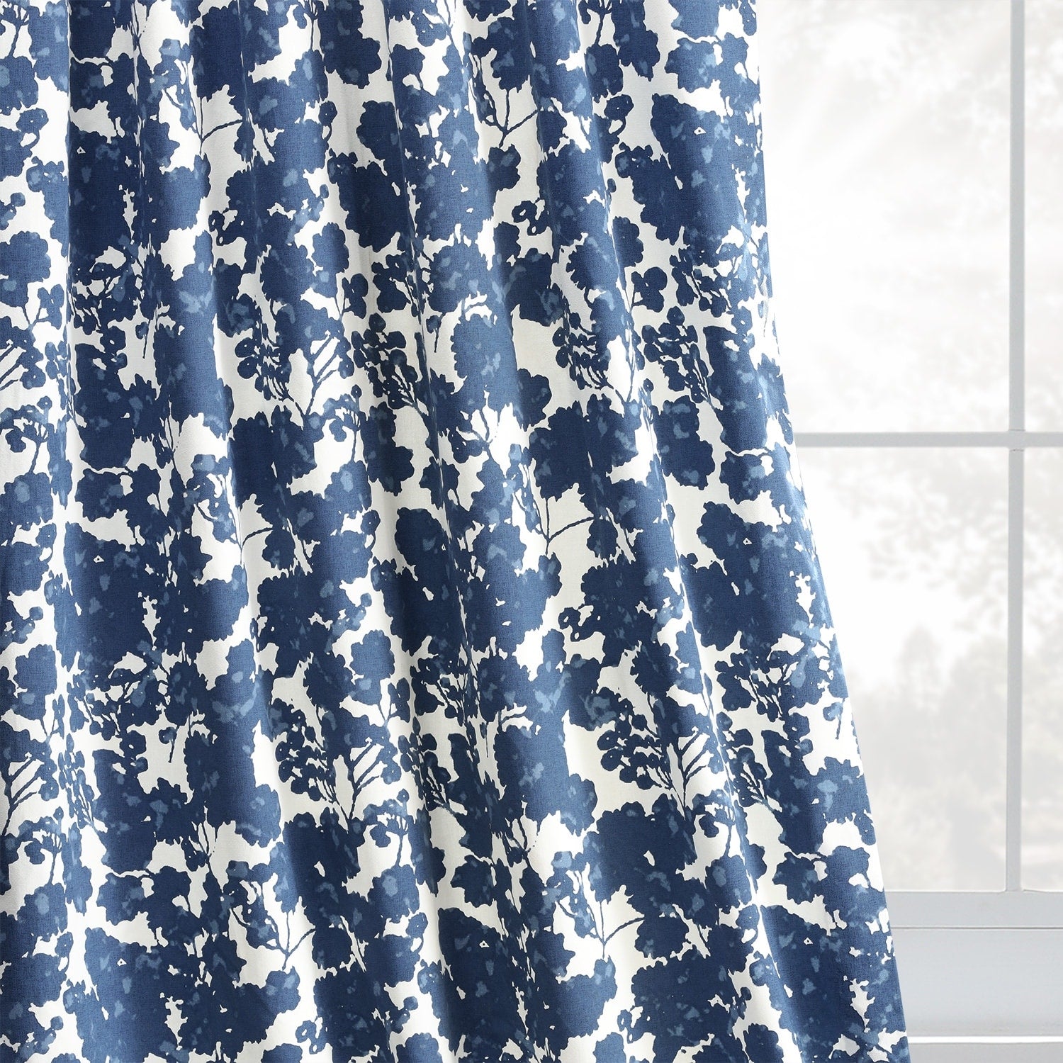 Exclusive Fabrics Fleur Floral Printed Cotton Room Darkening Curtain (1 Panel)