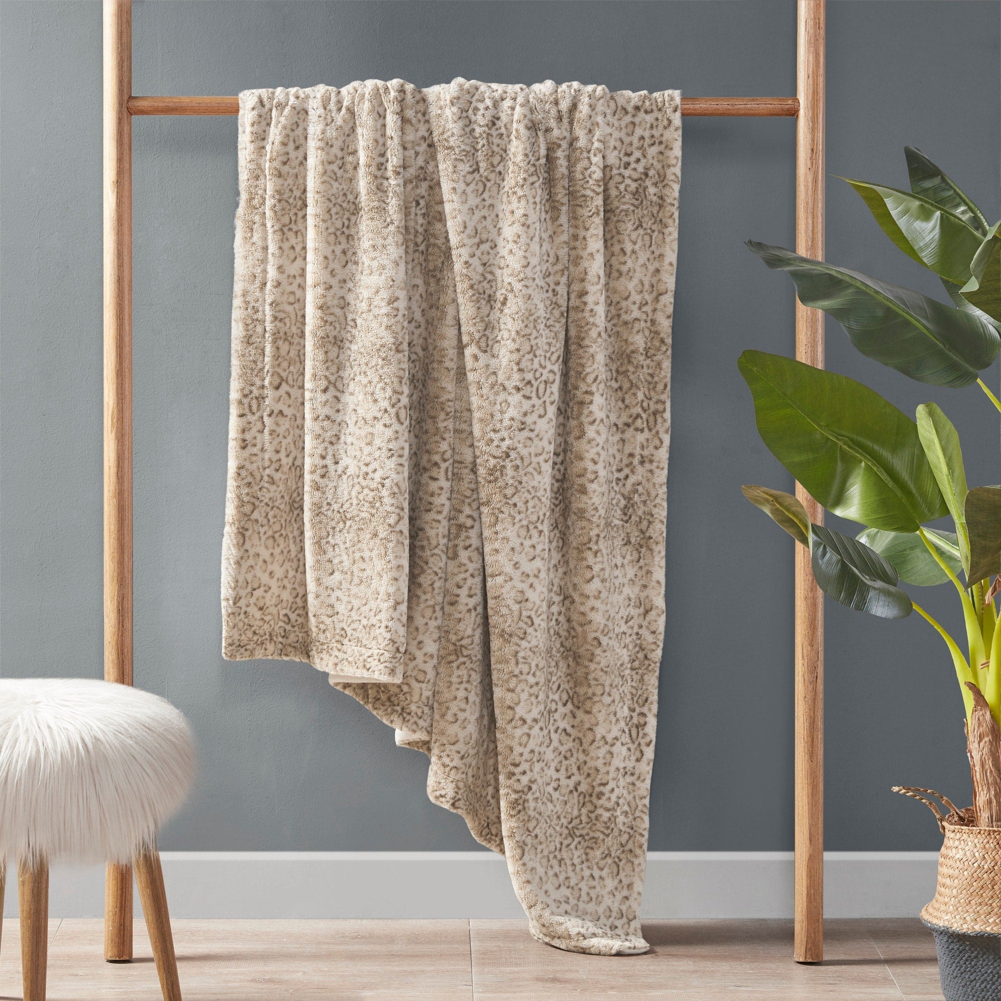 Madison Park Zuri Oversized Faux Fur Throw