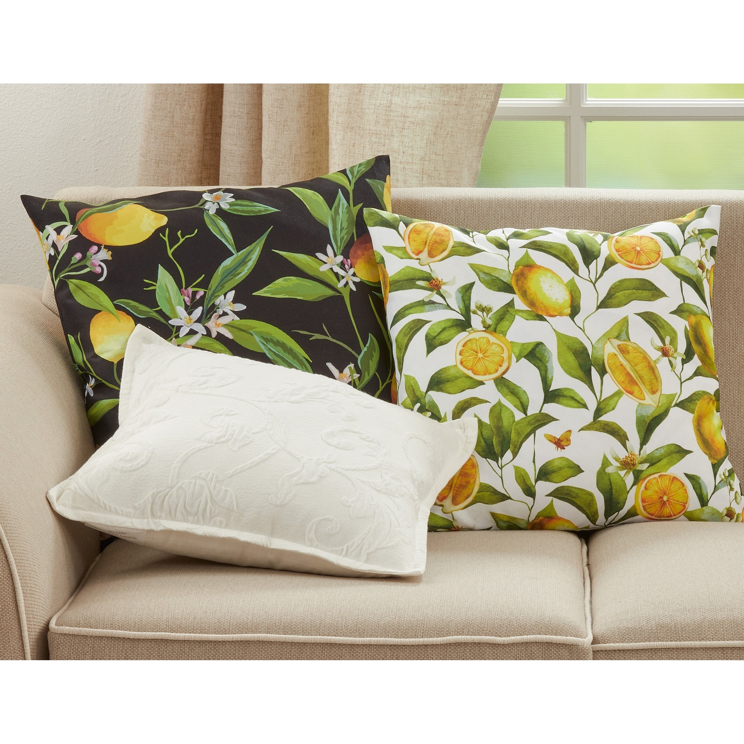 Poly-Filled Lemon Design Throw Pillow