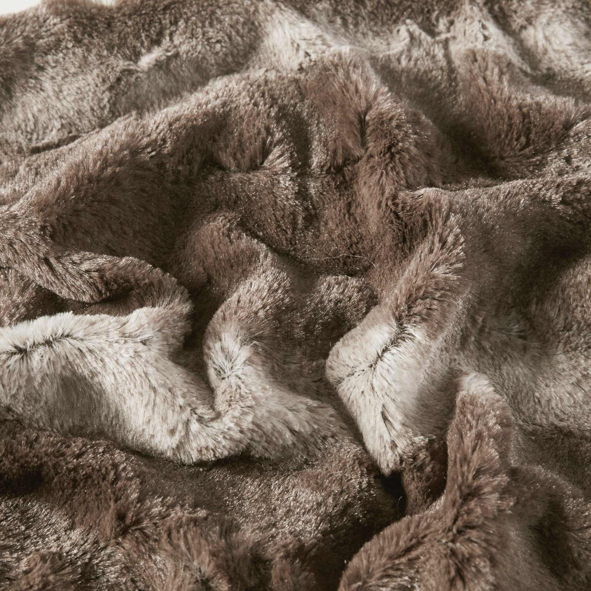 Madison Park Zuri Oversized Faux Fur Throw