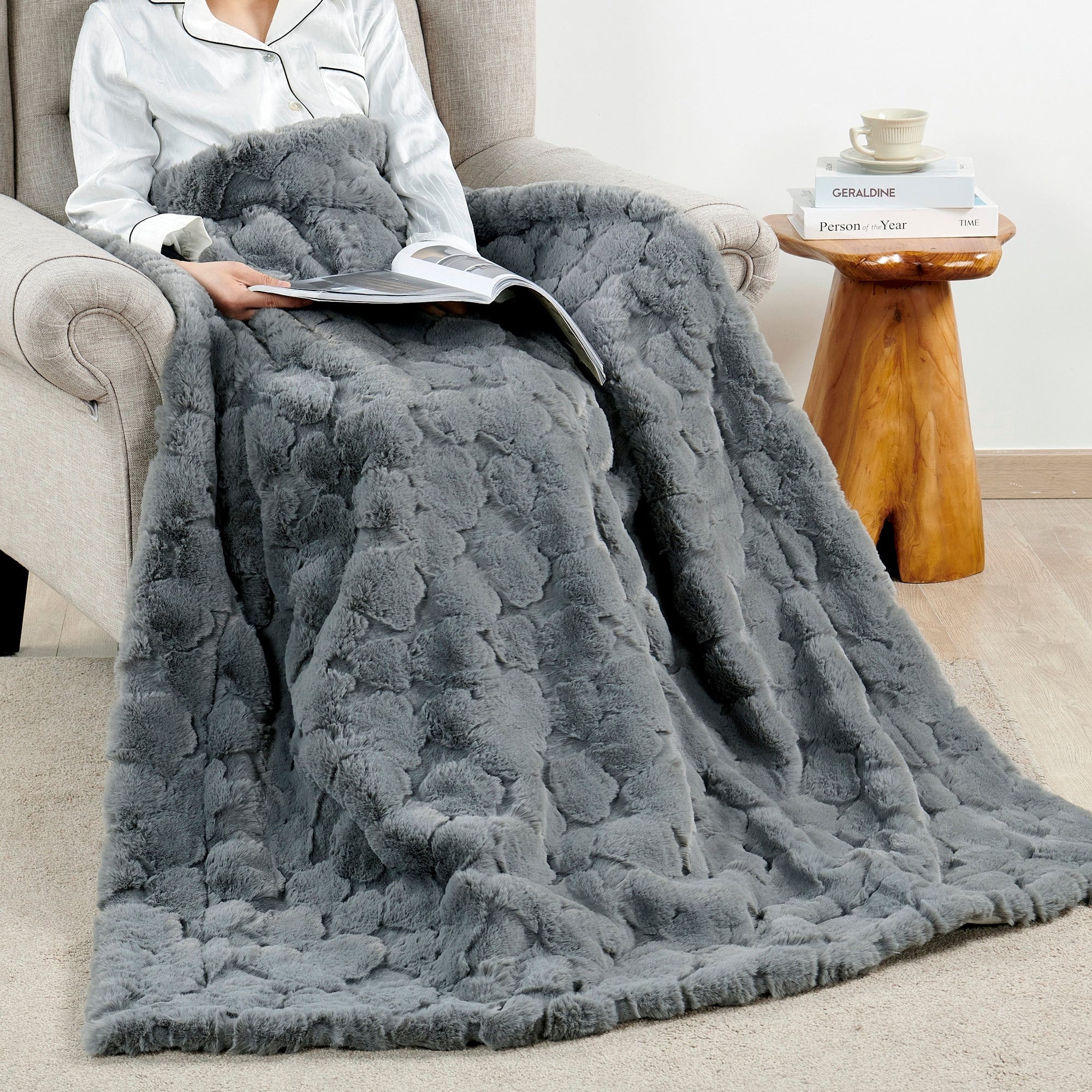 Home Soft Things Cloud Carved FauxFur Throw Decorative Blankets